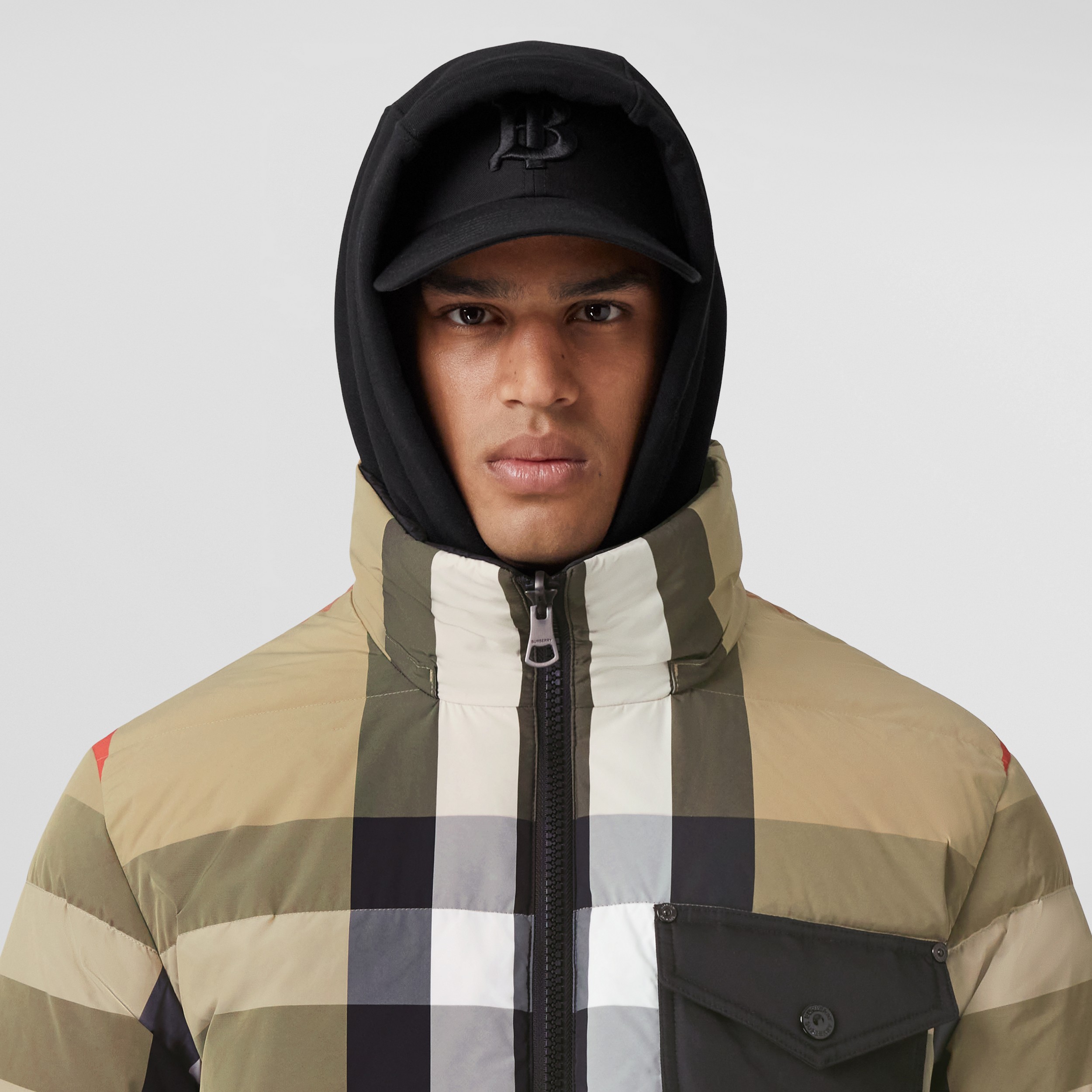 Check Nylon Reversible Hooded Puffer Jacket in Archive Beige/black - Men | Burberry® Official - 2