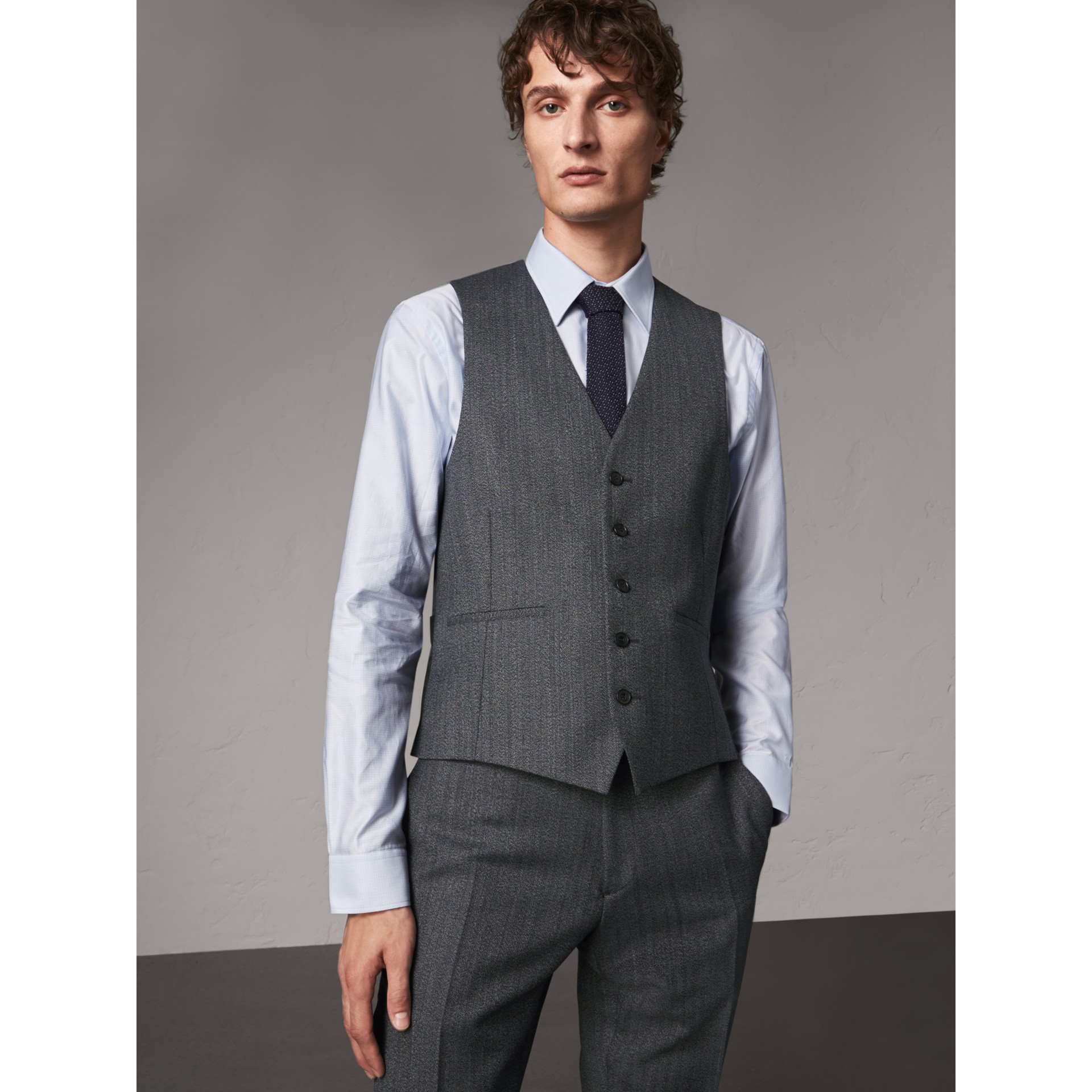 Modern Fit Wool Partcanvas Threepiece Suit in Charcoal Men