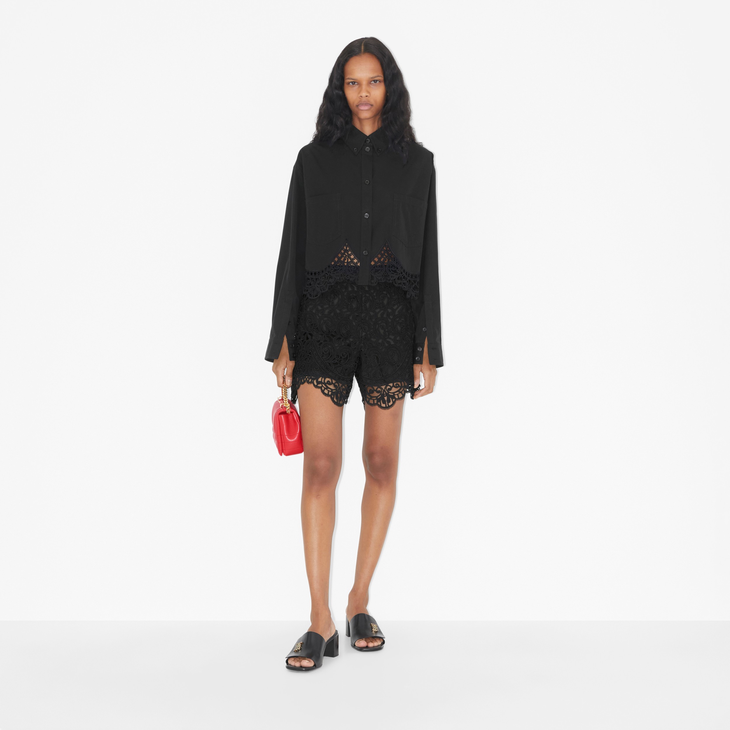 Pantaloncini in pizzo macramè (Nero) - Donna | Sito ufficiale Burberry® - 2