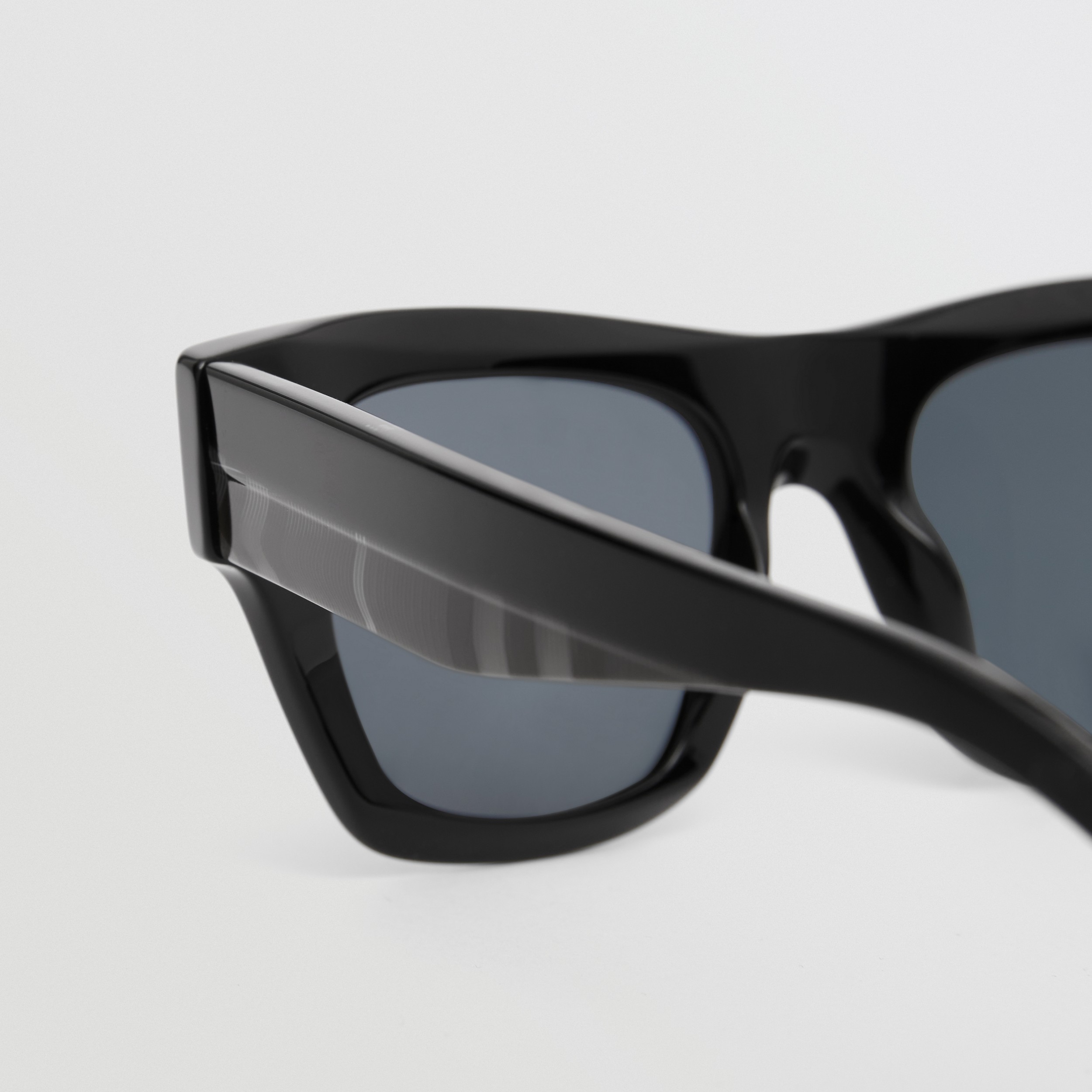 Eckige Sonnenbrille (Schwarz/anthrazitfarben) - Herren | Burberry® - 2