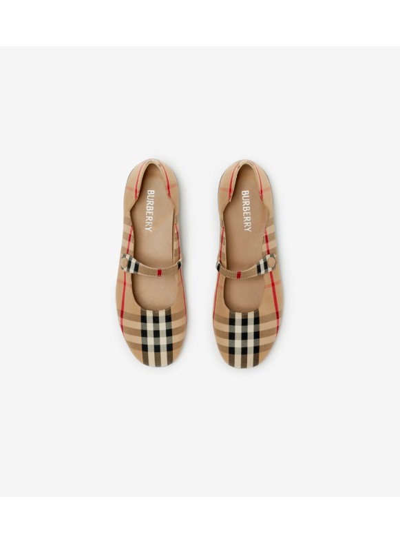 Baby girl on sale burberry shoes