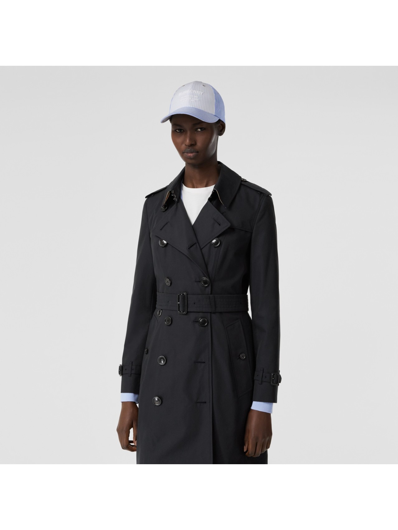 Subjektiv ingeniør trimme The Mid-length Chelsea Heritage Trench Coat in Midnight - Women | Burberry®  Official