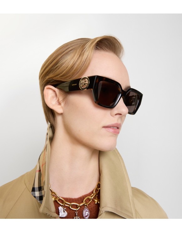 BURBERRY レオパード模様サングラス新品未使用　イタリア製 BURBERRY レオパード模様サングラス新品未使用 イタリア製