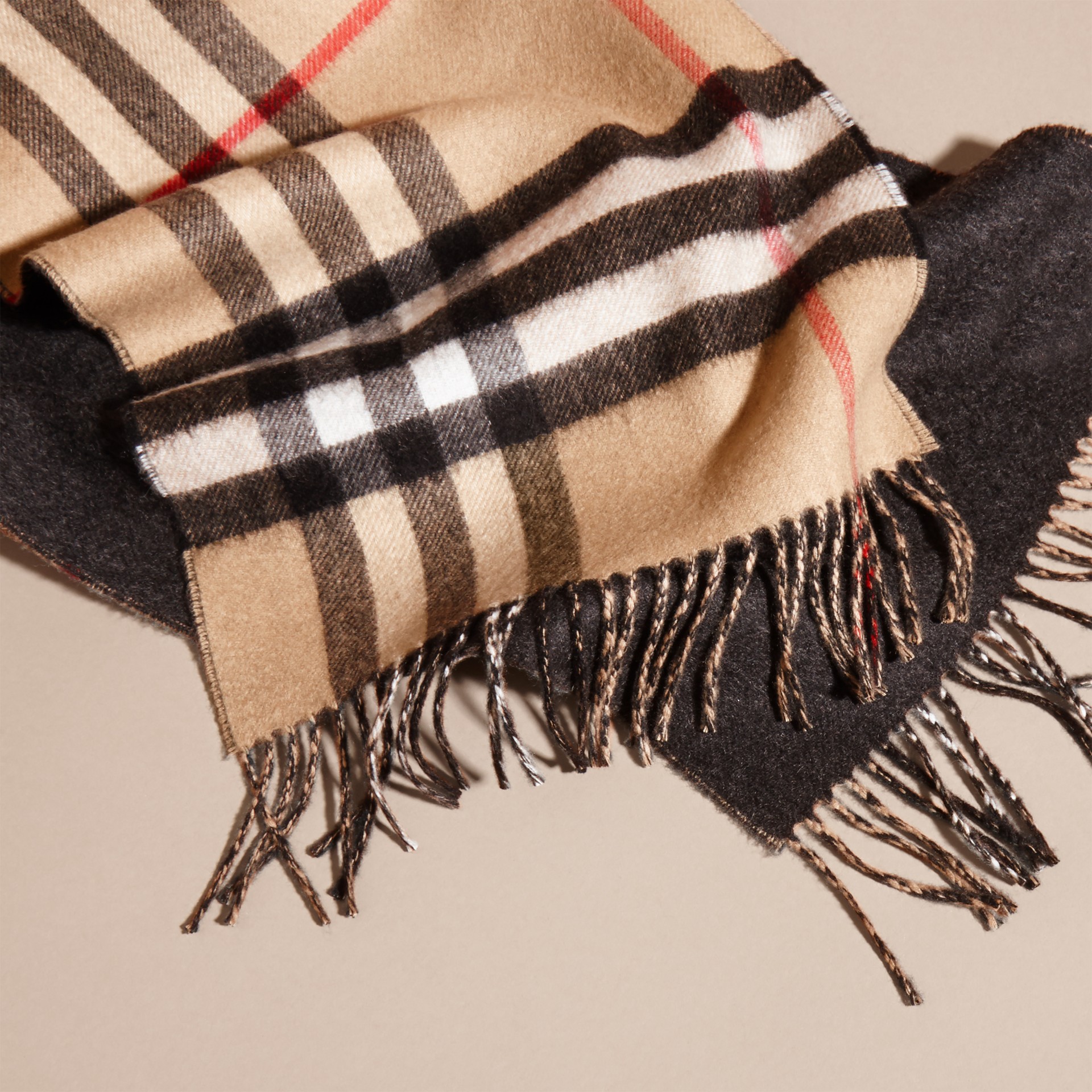 Reversible Check Cashmere and Block-colour Scarf in Camel/charcoal ...