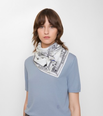 ②BURBERRY バーバリー　シルク　スカーフ　レディース バーバリー スカーフ シルク100% 花柄 レディース BURBERRY 中古