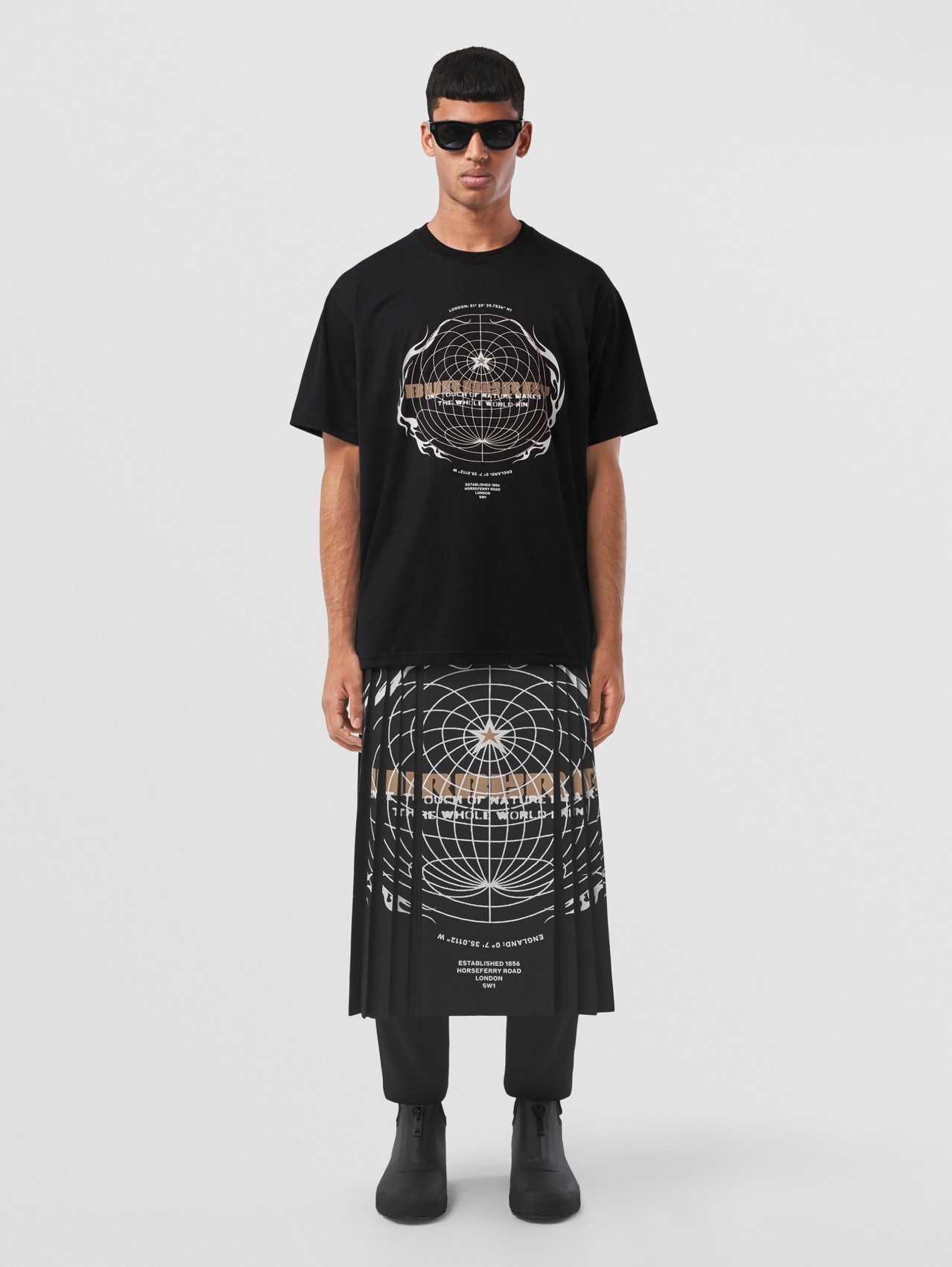Oversize-T-Shirt aus Baumwolle mit Planetengrafik (Schwarz)