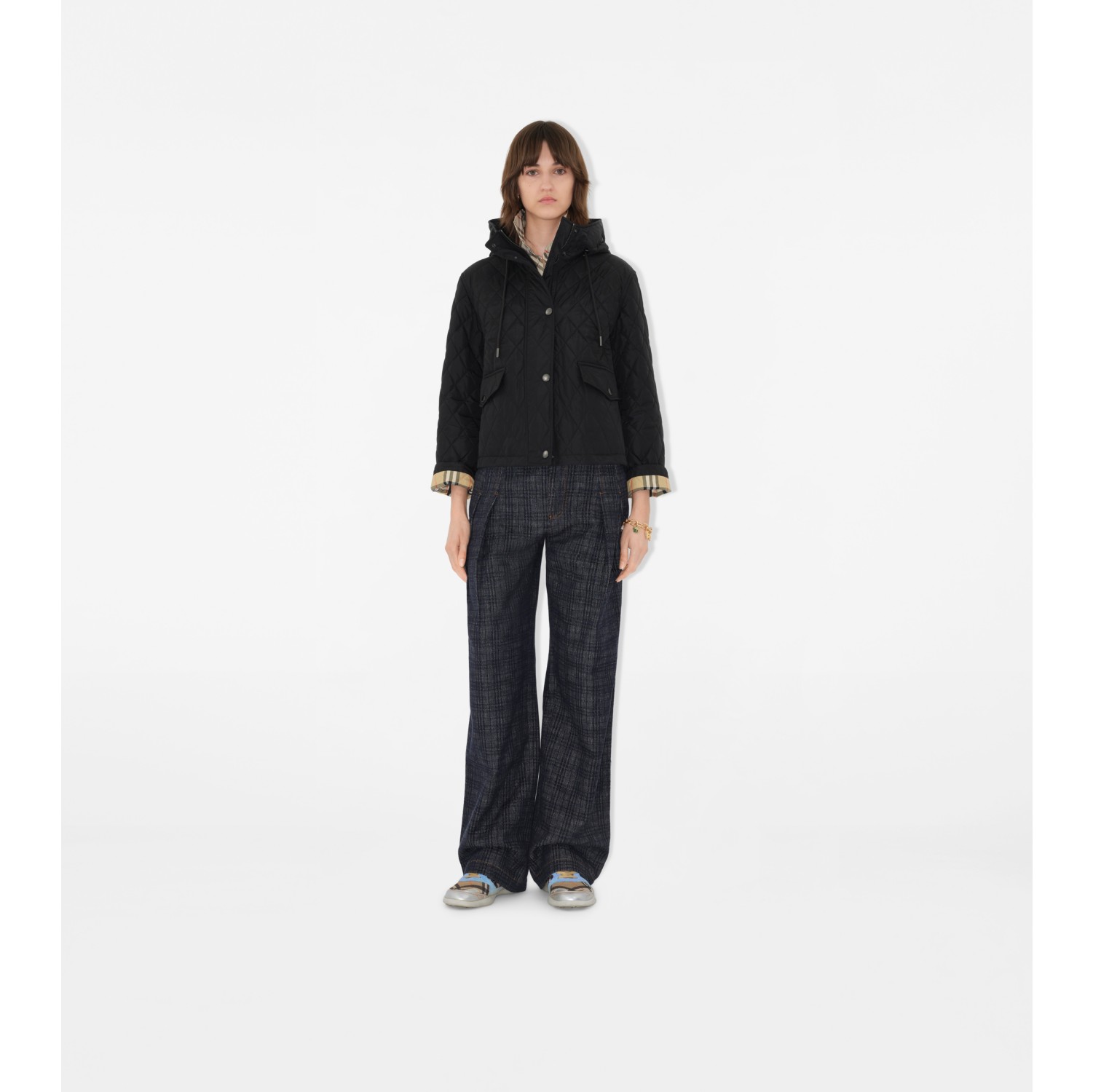 Giacca cropped in nylon trapuntato con cappuccio