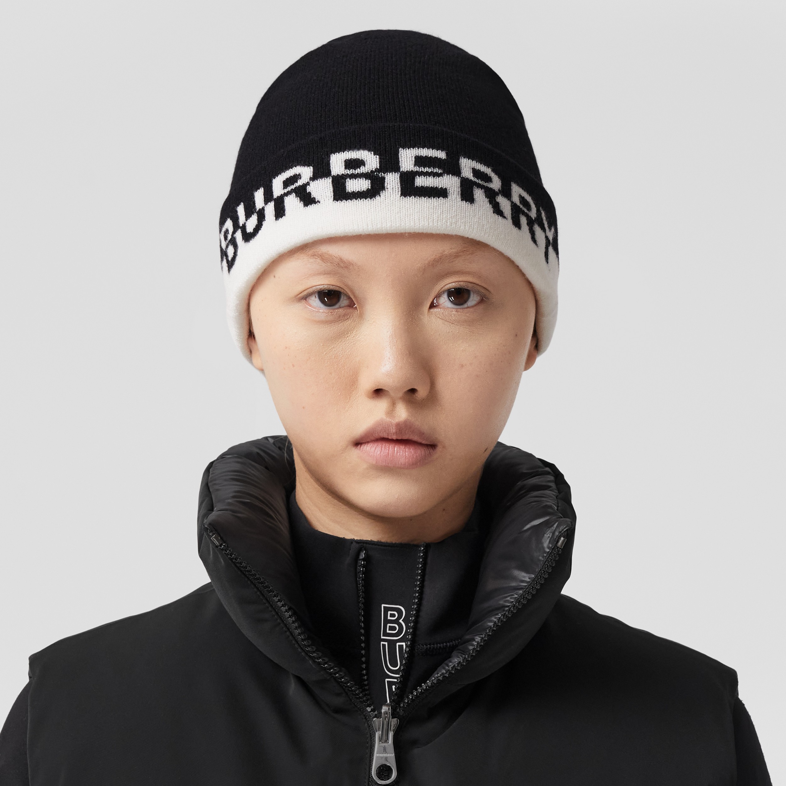 Logo Intarsia Cashmere Beanie in Black/white | Burberry® Official - 3
