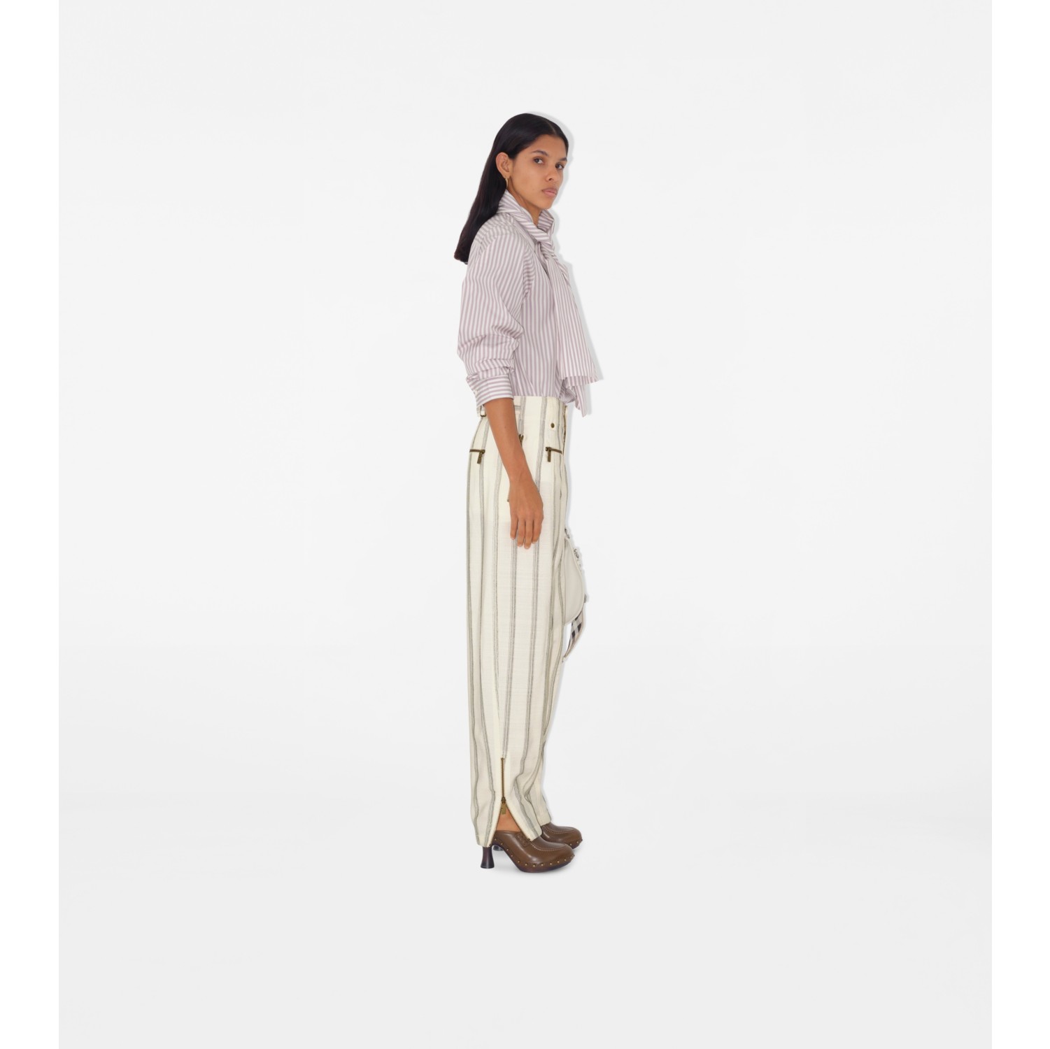 Pantalon tailleur rayée en soie mélangée