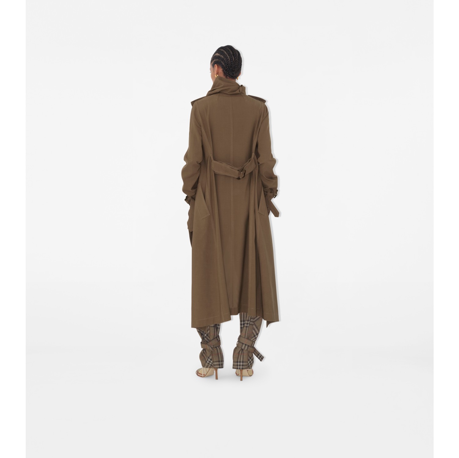 Langer Seiden-Trenchcoat mit Schaldetail