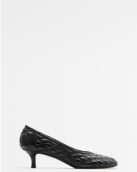 블랙 색상 가죽 소재의 기마상 디자인 베이비 펌프스