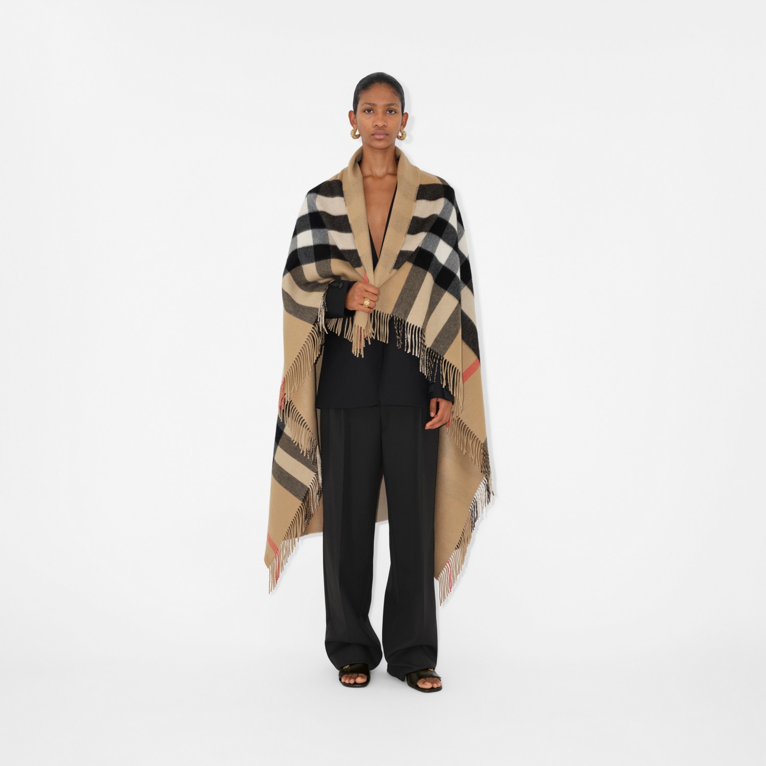 Exaggerated Check Cashmere Blanket in Archive Beige | Burberry