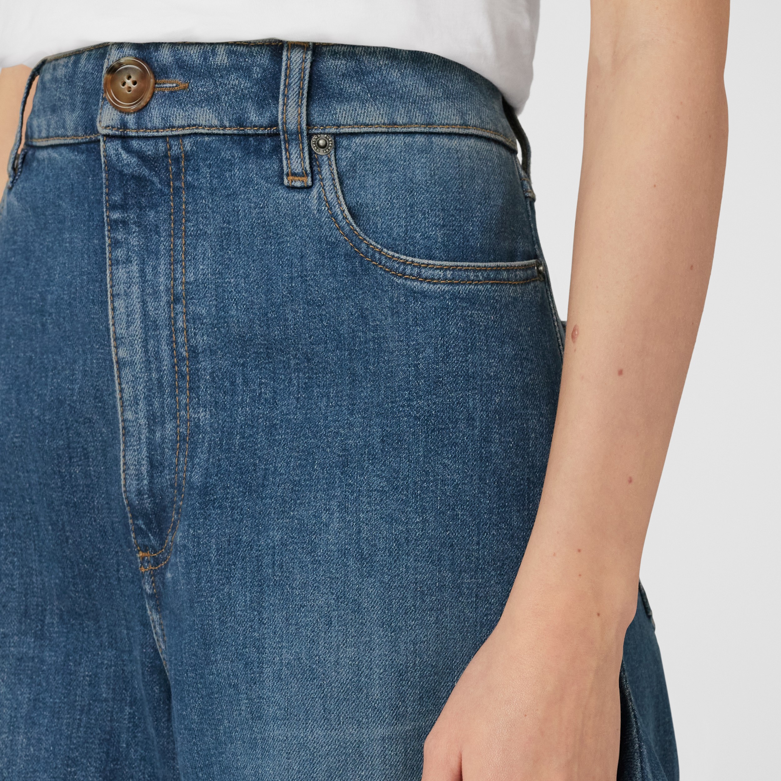 Calças estilo pantalona em jeans estonado (Azul Ardósia Intenso) - Mulheres | Burberry® oficial - 2