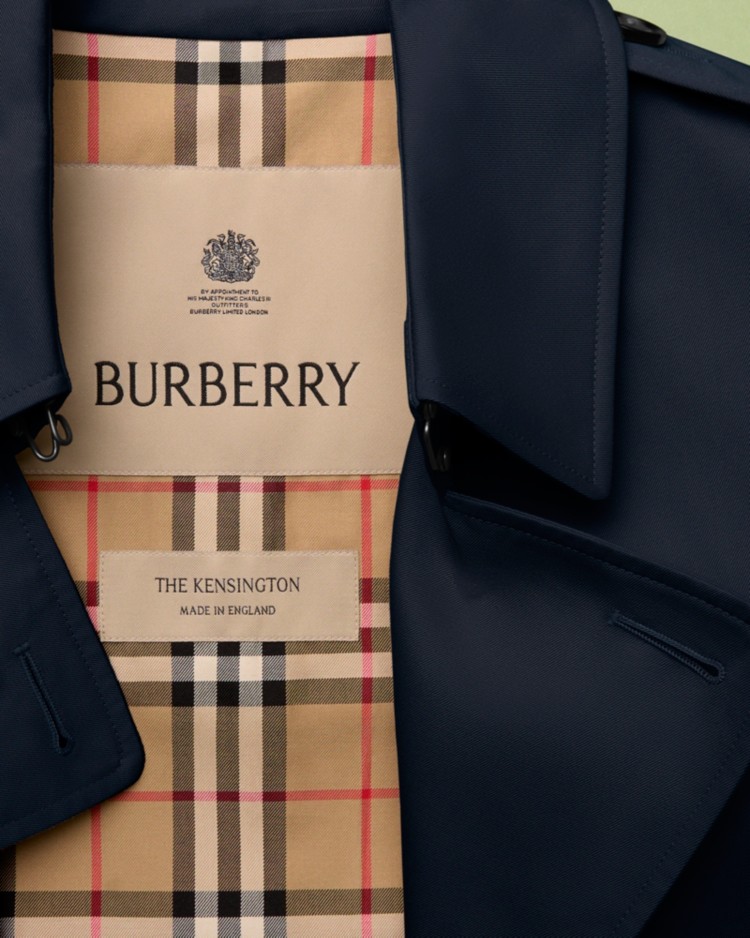 Short Kensington Heritage Trench Coat in Coal blue - Men, Cotton