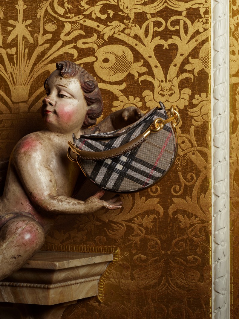 Shot of product shot for the Bridle Clutch in colour Brush Brown