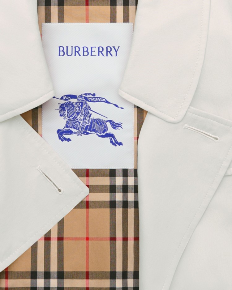 BURBERRY ホワイトロンパース 3m Short Tropical Gabardine Kensington Trench Coat in Cotton white