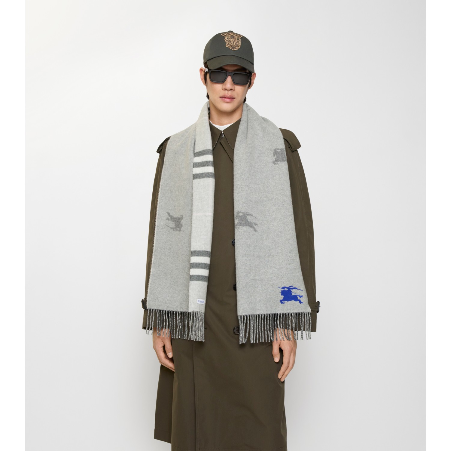 Reversible EKD Check Cashmere Scarf in Mitten grey | Burberry® Official