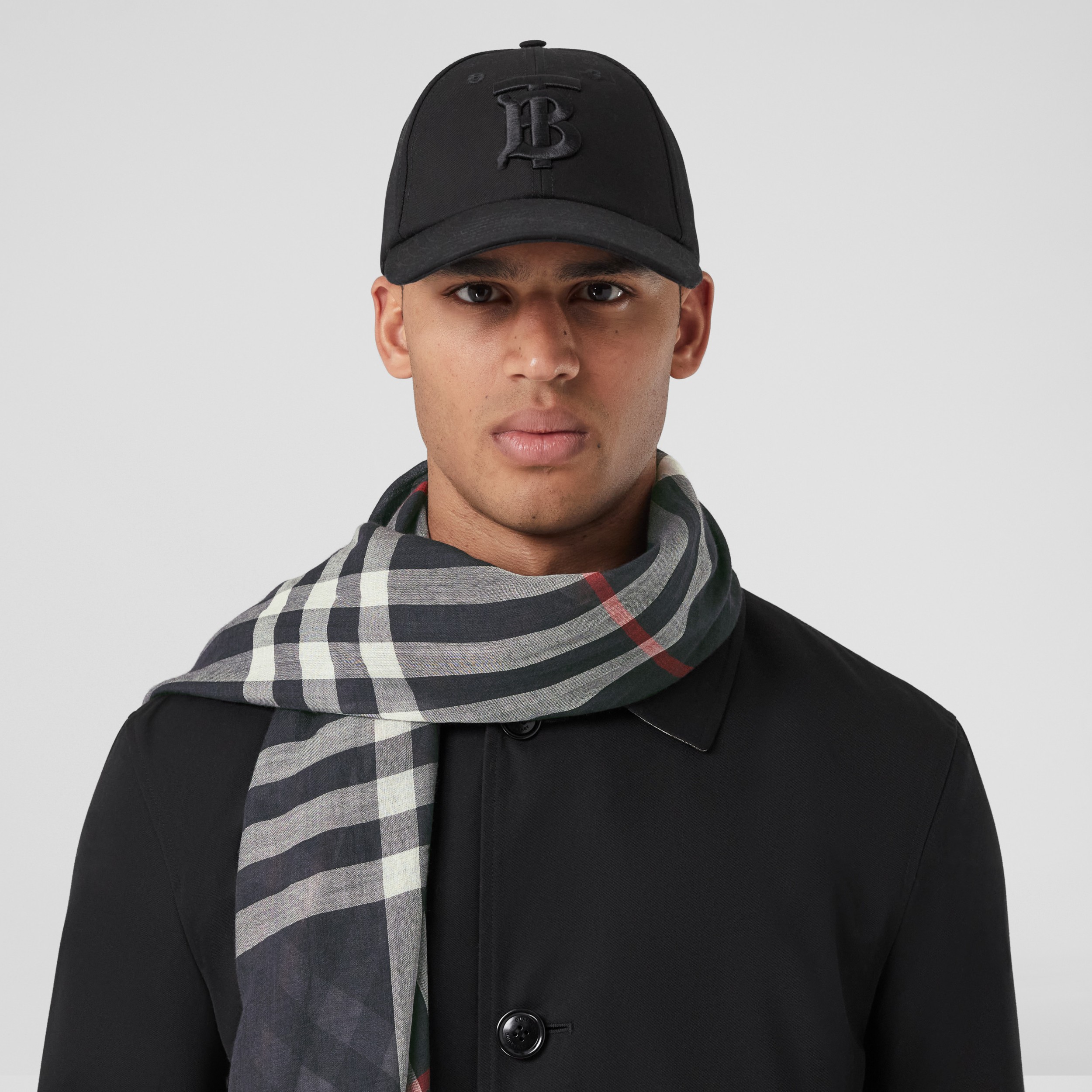 Check Lightweight Wool Silk Scarf in Navy | Burberry® Official - 4