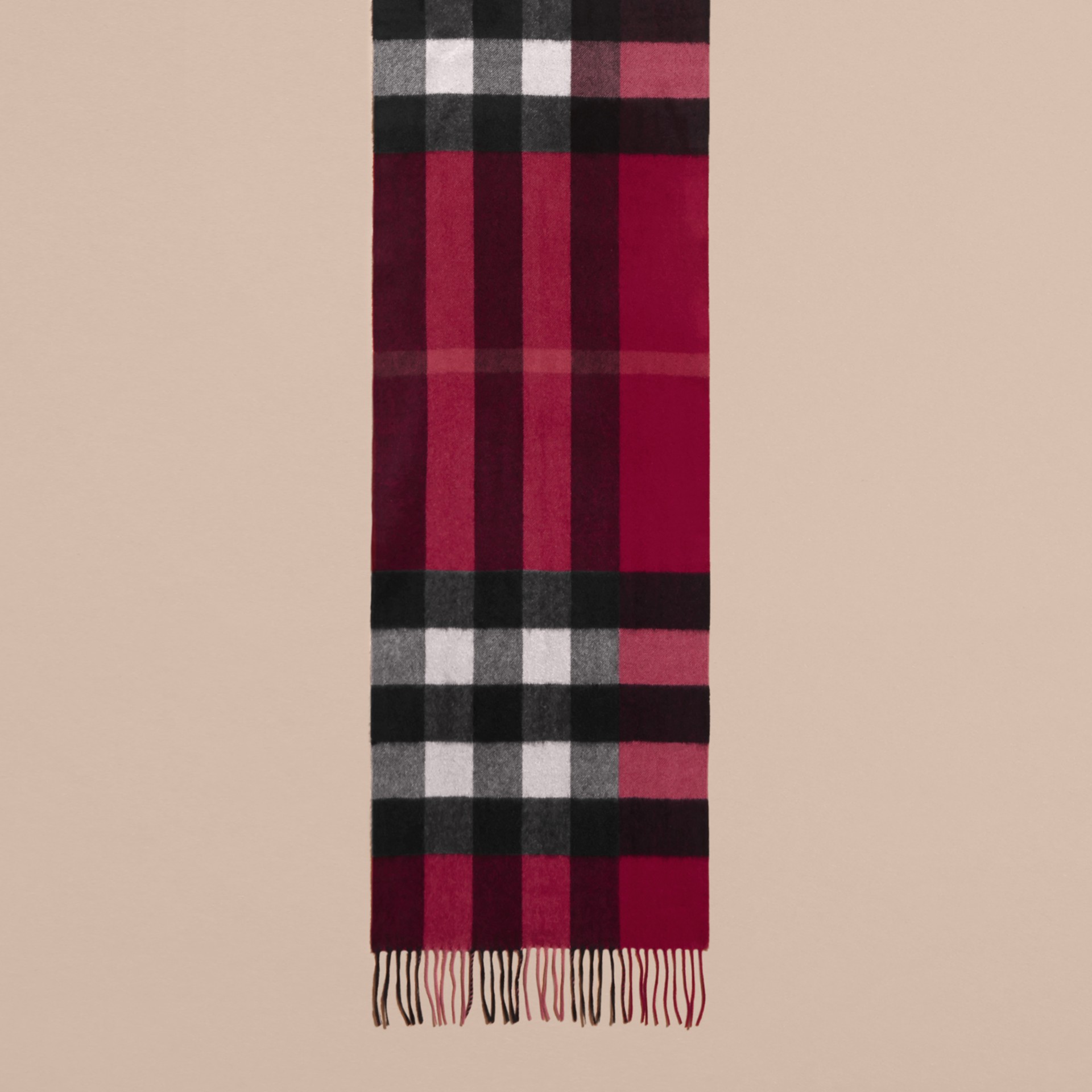 The Large Classic Cashmere Scarf in Check in Plum Burberry United States