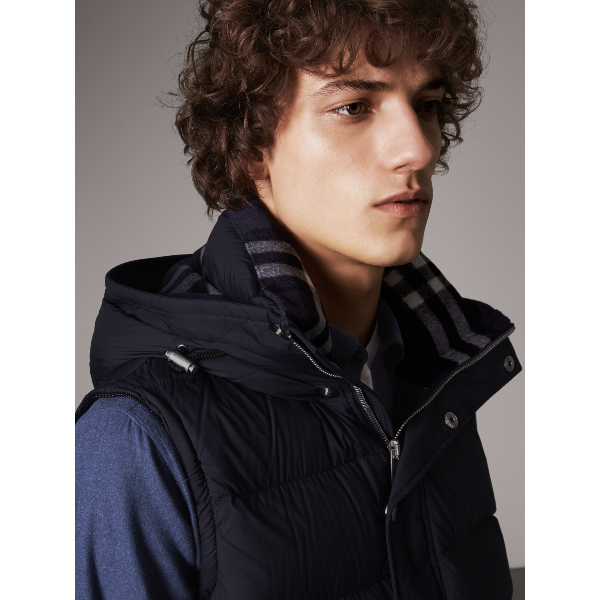 Detachablesleeve Downfilled Puffer Jacket in Navy Men Burberry