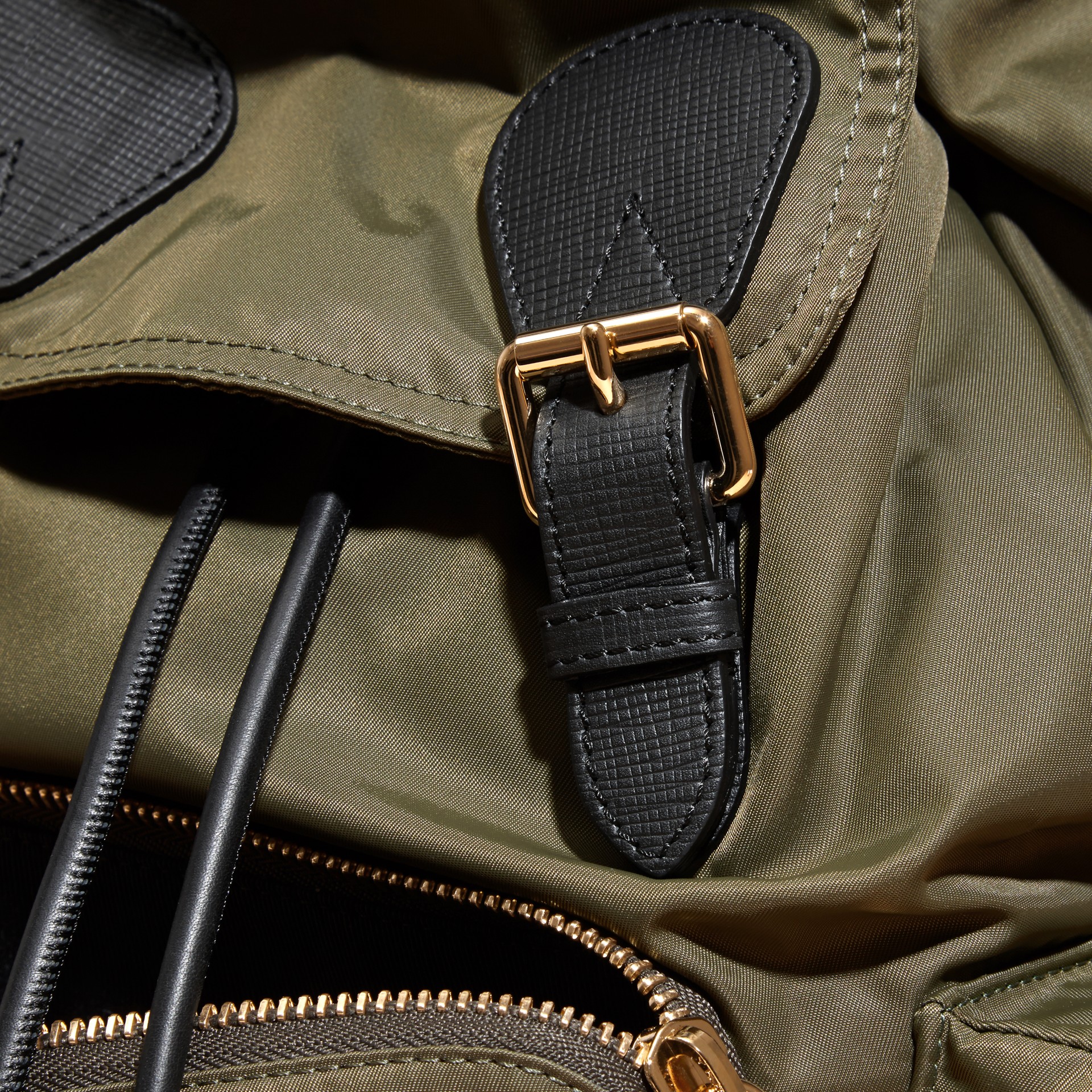 The Medium Rucksack in Technical Nylon and Leather Canvas Green | Burberry