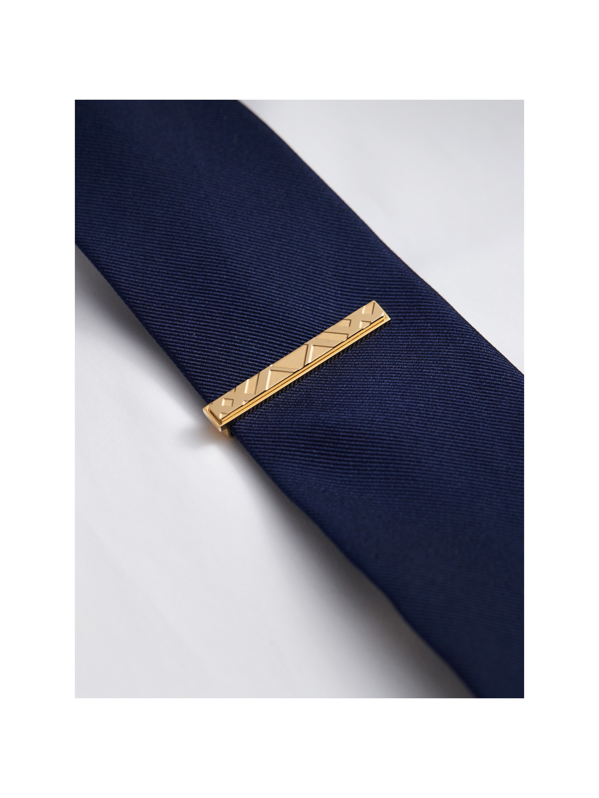 一起来看看格纹雕花领带夹 (浅金色) - 男士 | burberry 博柏利