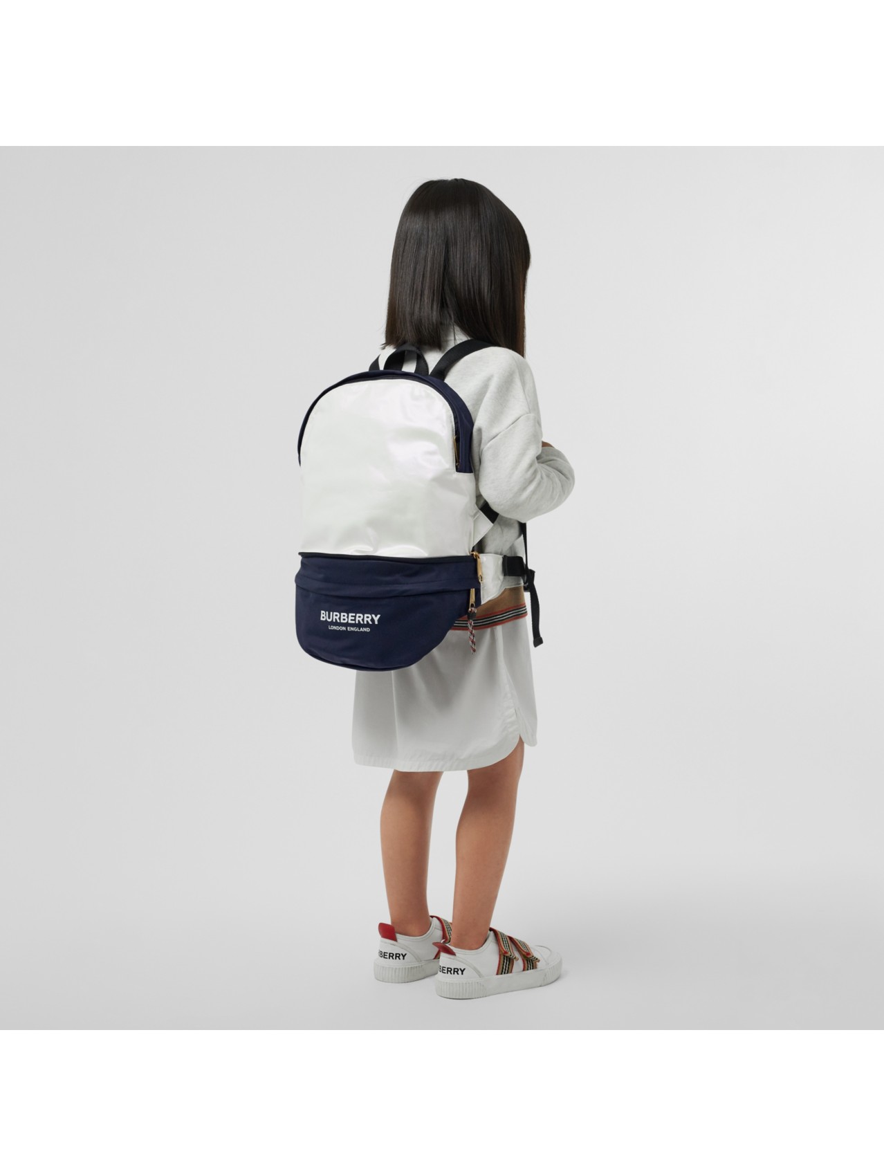 Sac banane convertible bicolore avec logo in Perle