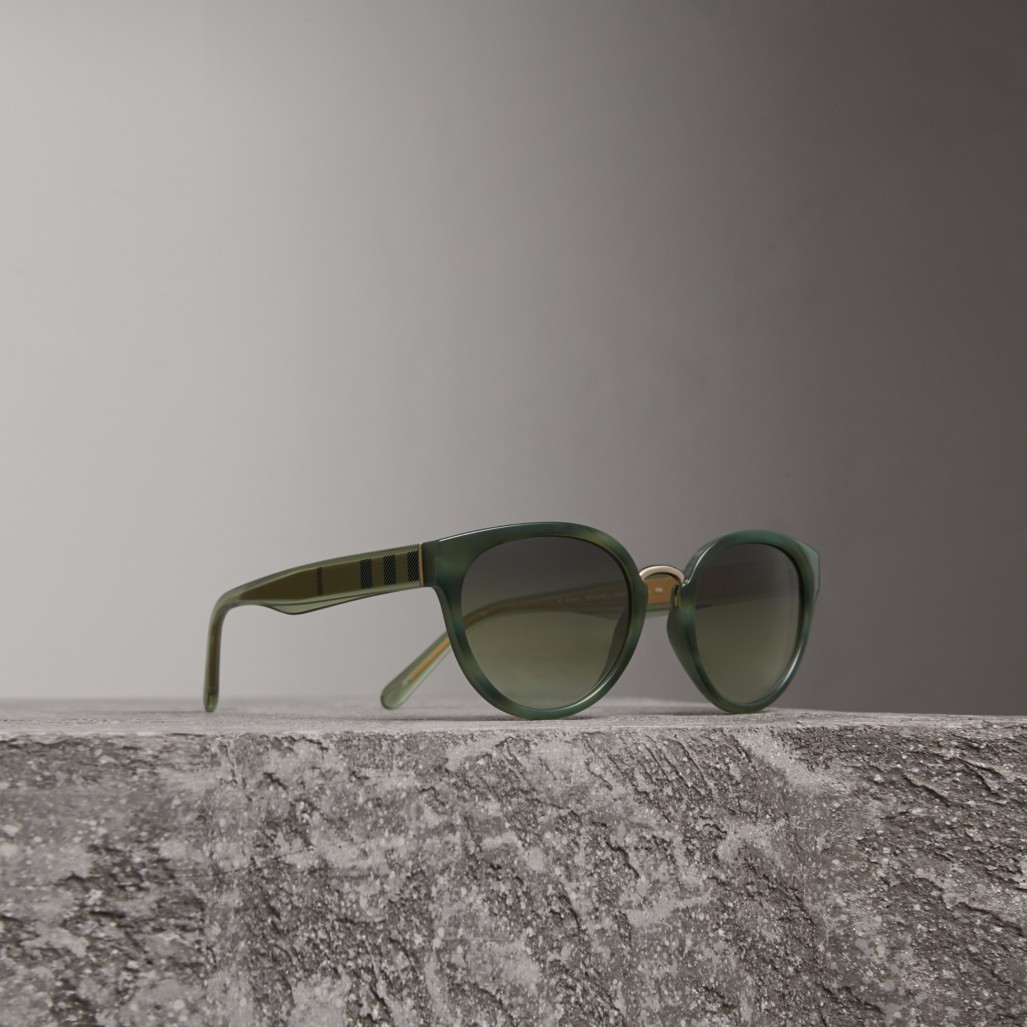dark olive check detail cat-eye frame sunglasses image01