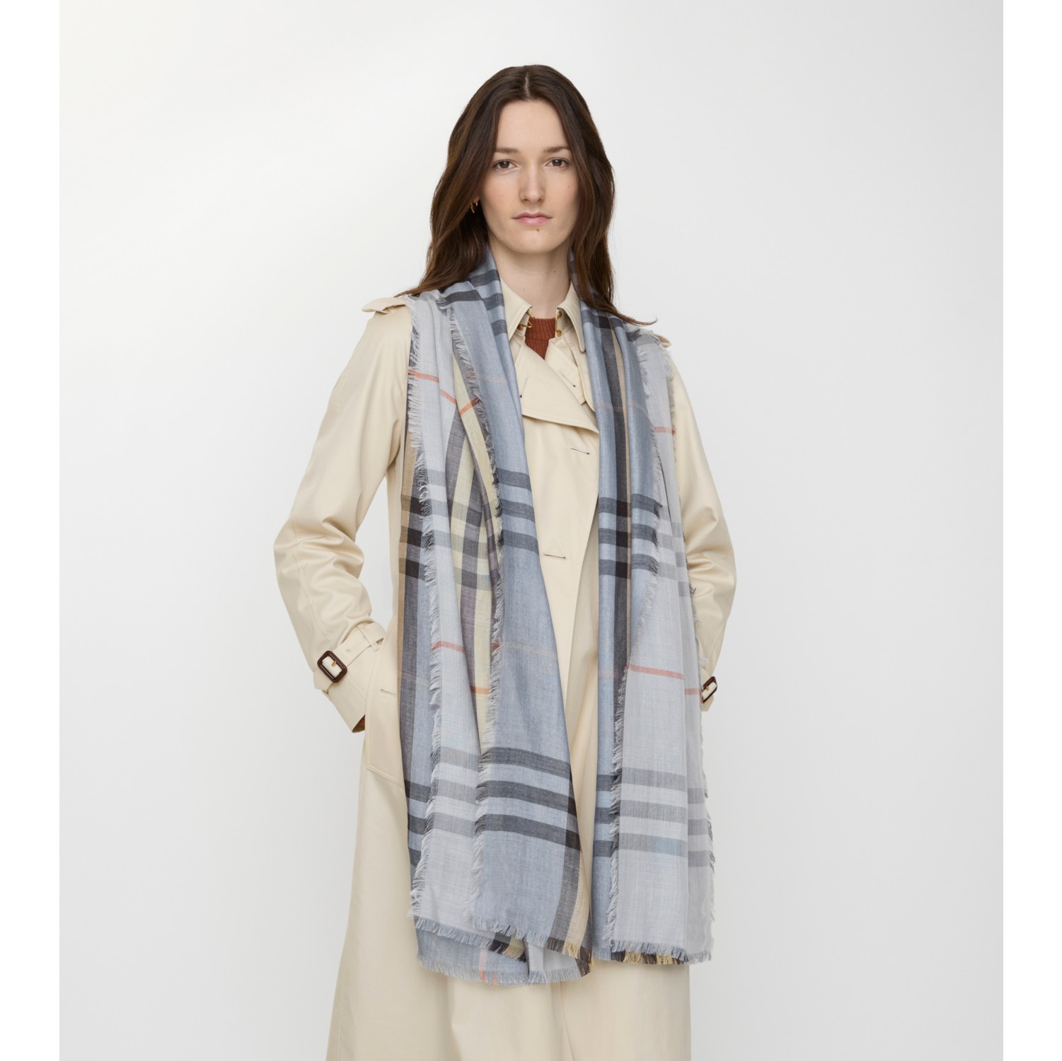 Reversible Check Wool Silk Scarf in Wave blue/pebble beige | Burberry® Official