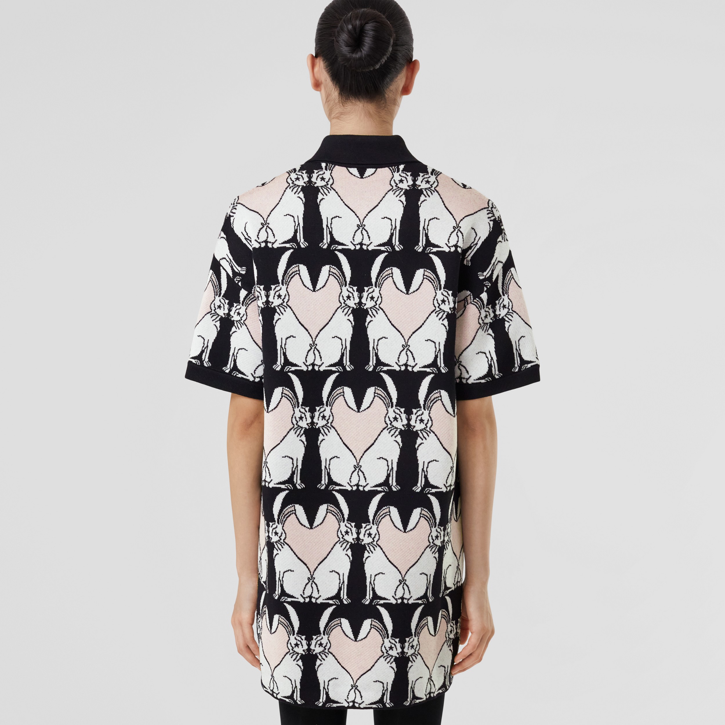 Vestido estilo camisa polo de lã com estampa de coelho em jacquard (Preto) - Mulheres | Burberry® oficial - 3