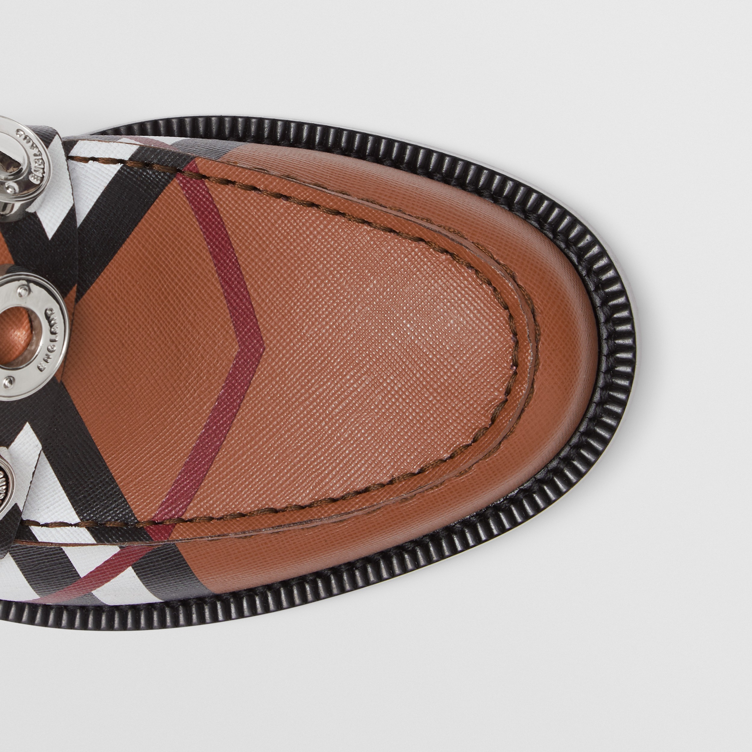 Leder-Loafer mit Chevron-Karomuster und Logodetail (Birkenbraun) - Damen | Burberry® - 2