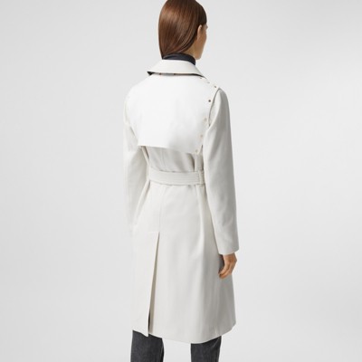 white trench coat burberry