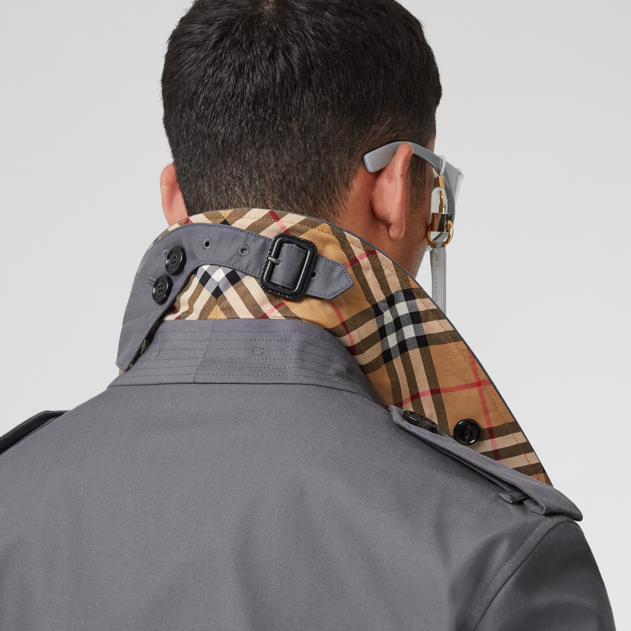切尔西版型 - Heritage Trench 风衣 (中灰色) - 男士 | Burberry® 博柏利官网 - 2