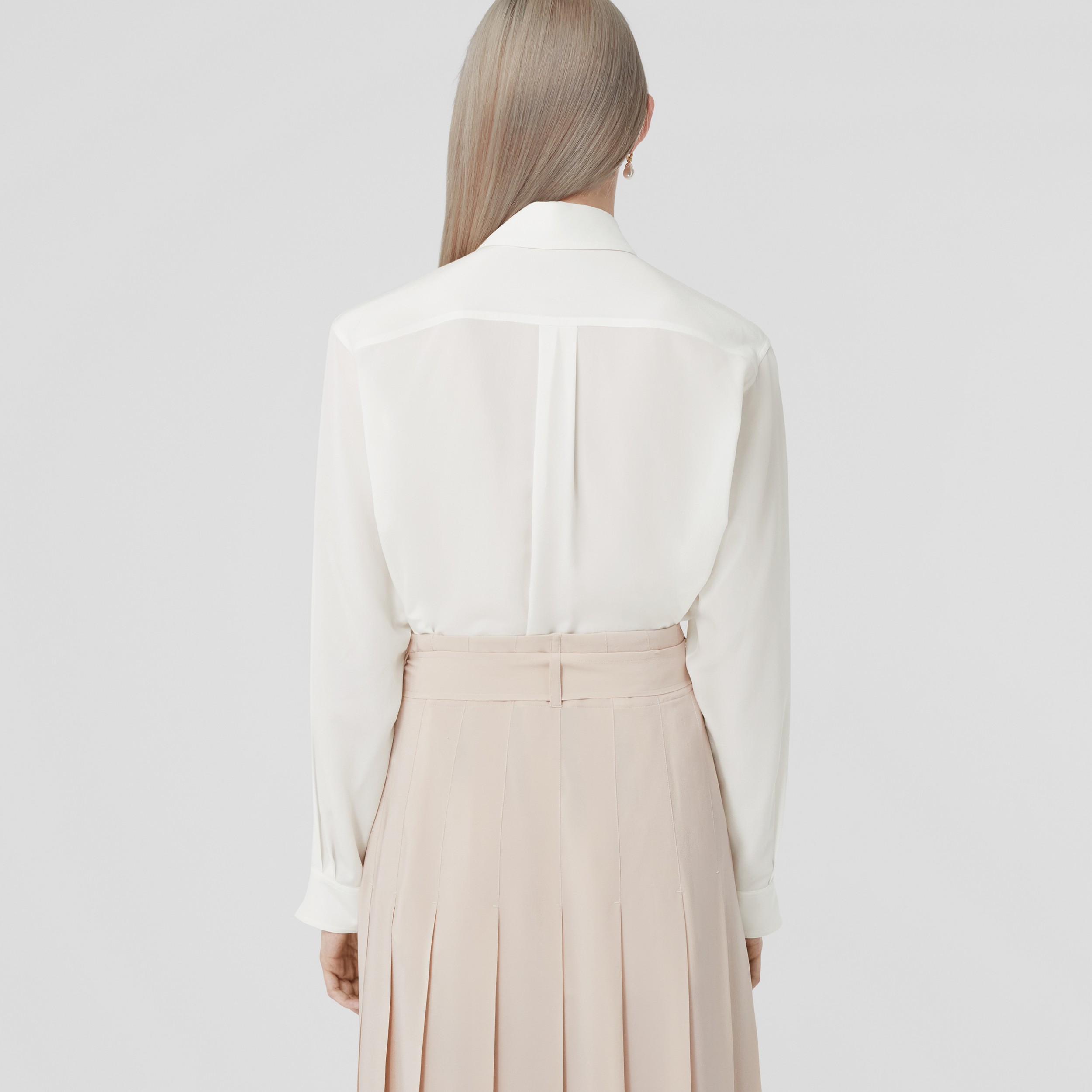 Camisa oversize de seda com monograma (Branco Natural) - Mulheres | Burberry® oficial - 3
