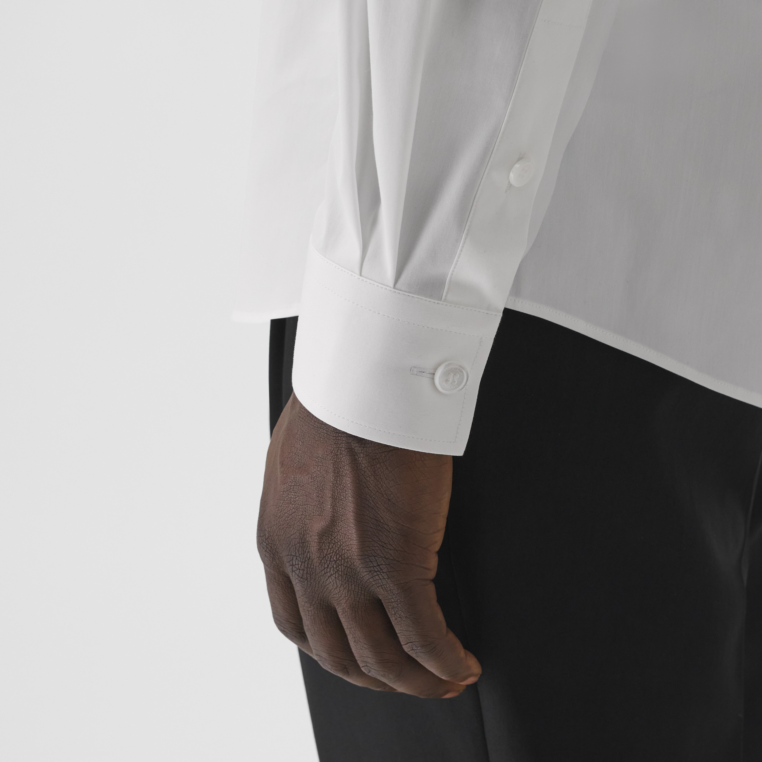 Camisa en mezcla técnica de algodón con monograma (Blanco) - Hombre | Burberry® oficial - 4