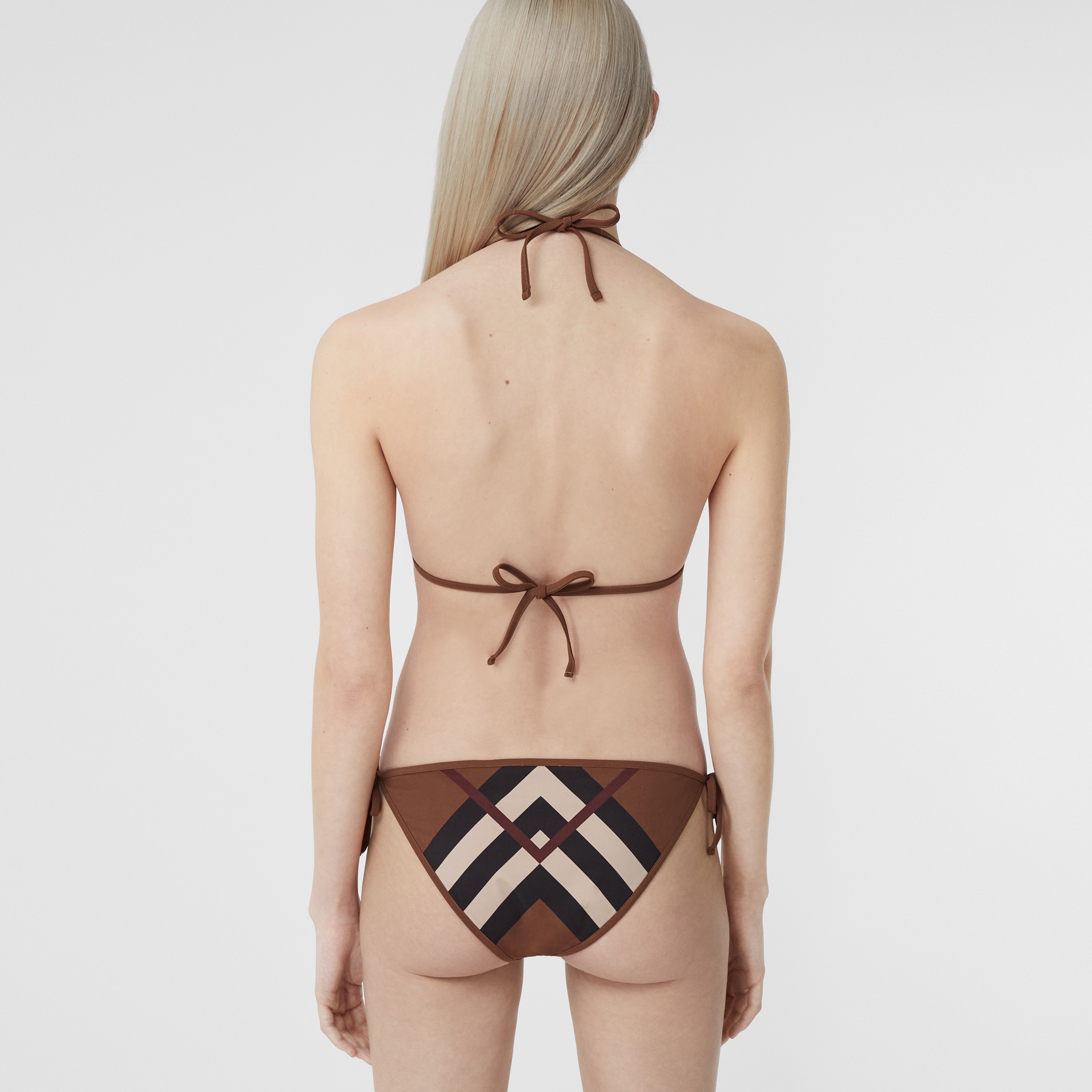 Bikini de triángulo en nailon elástico a cuadros estilo zigzag (Marrón Abedul Oscuro) - Mujer | Burberry® oficial - 3