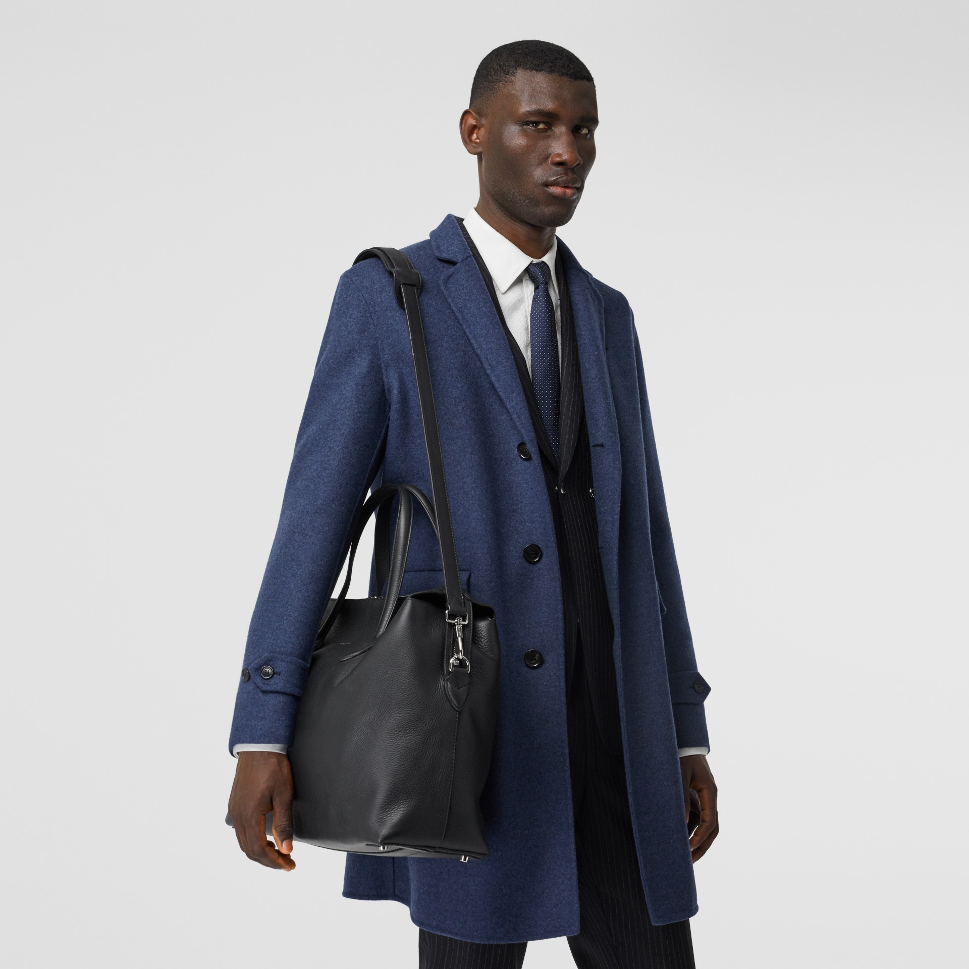 male leather holdall