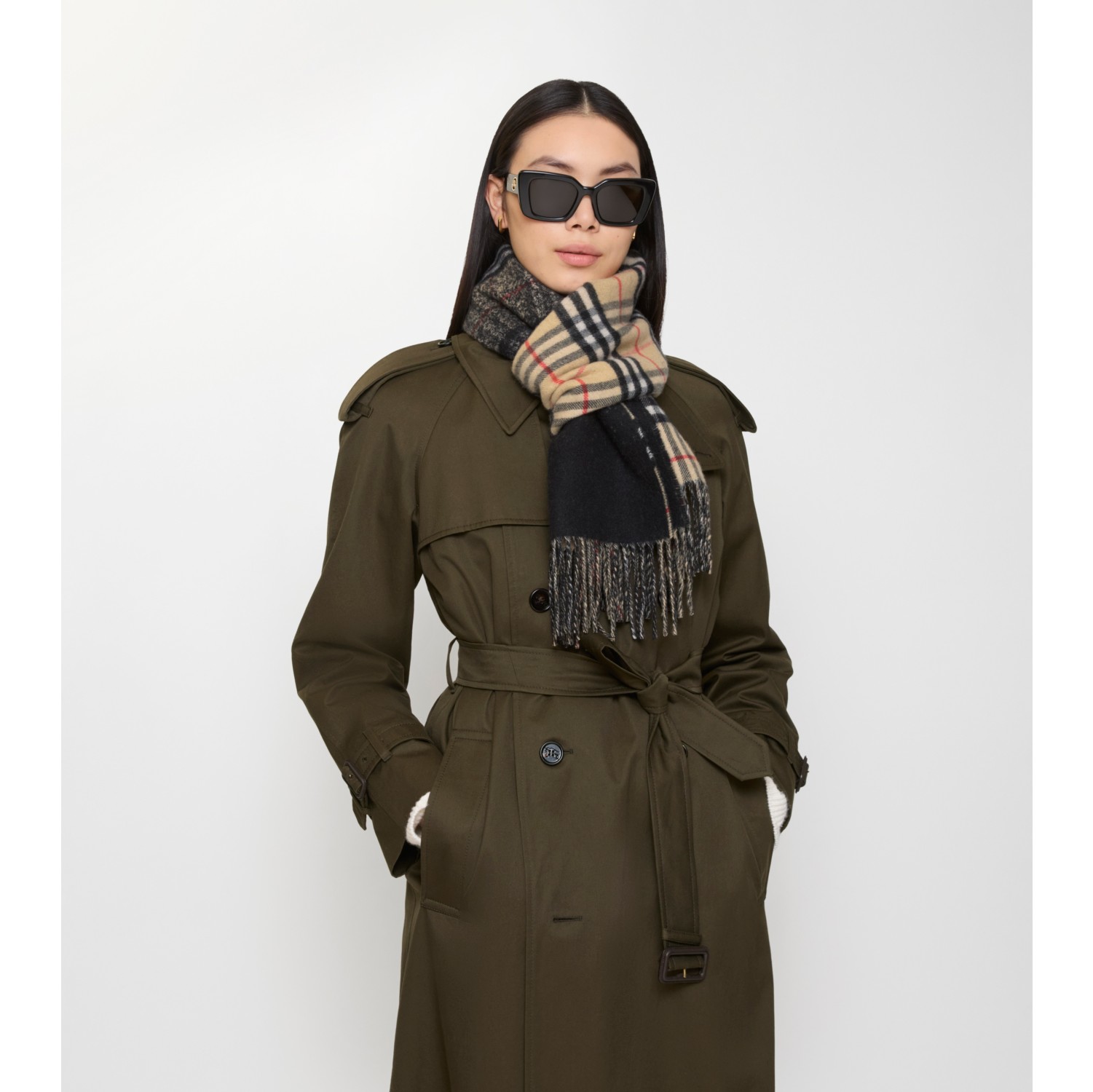 Gradient Check Cashmere Scarf in Sand beige | Burberry® Official