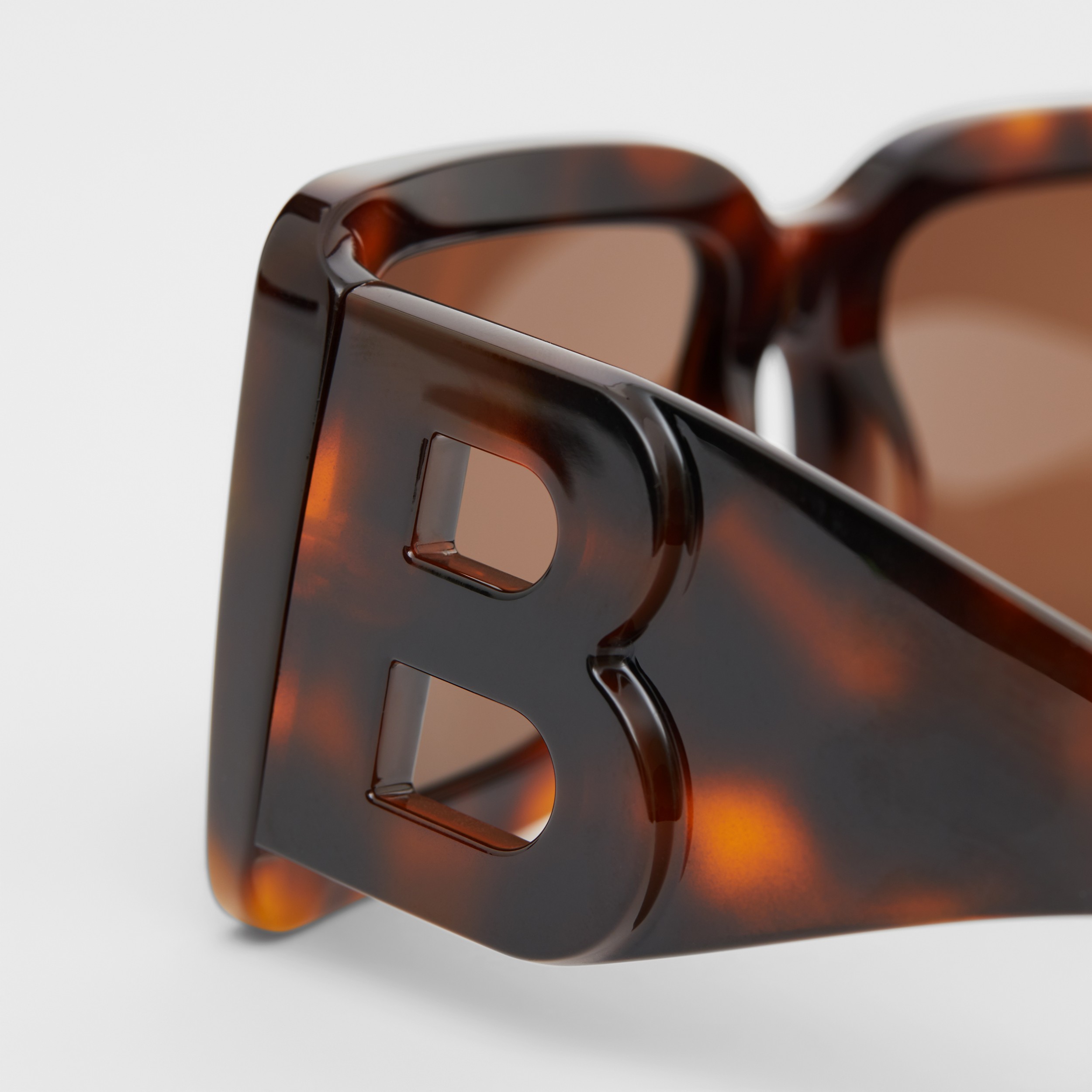 B Motif Square Frame Sunglasses in Tortoise Amber - Women | Burberry® Official - 2