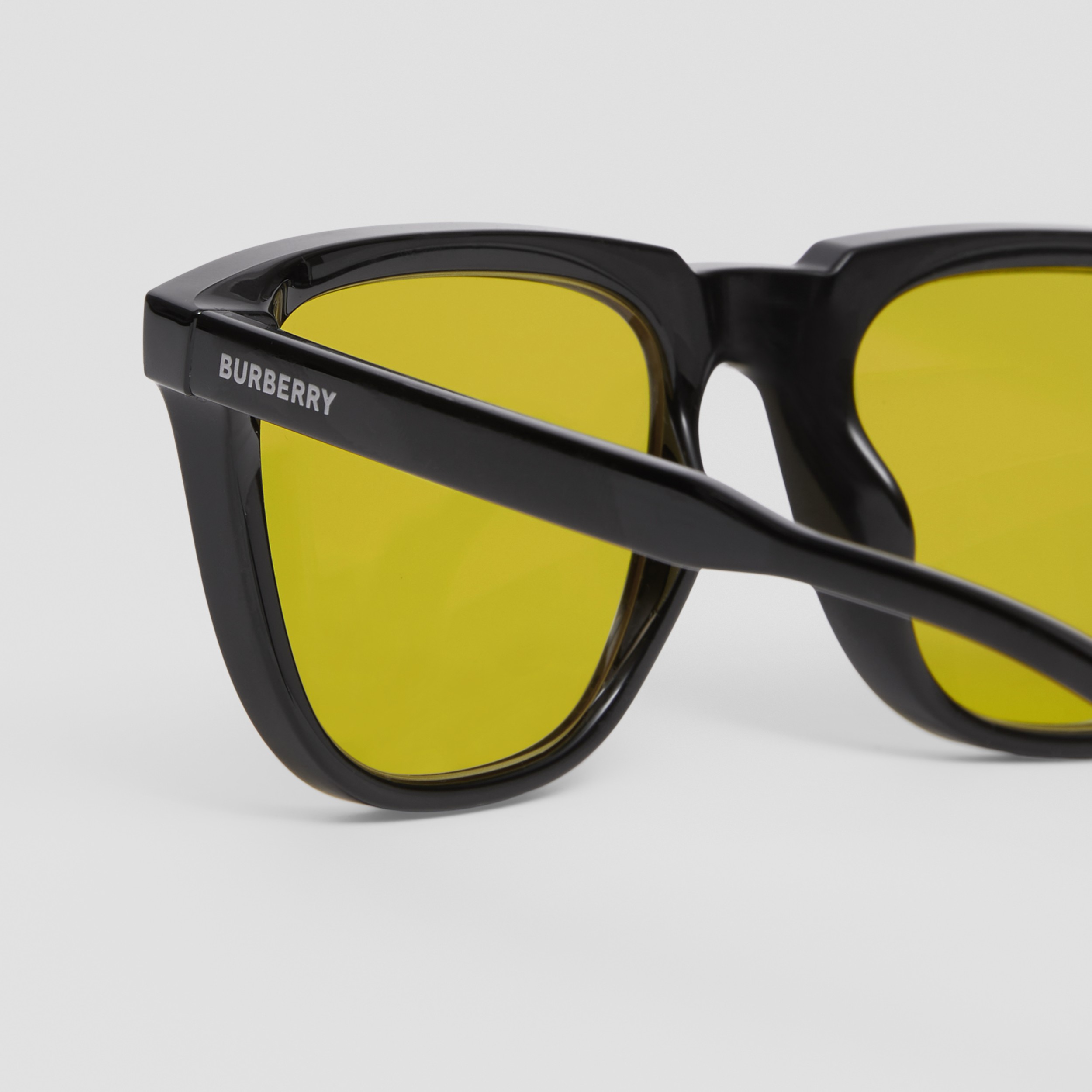 Stripe Detail Square Frame Sunglasses in Black/yellow Men Burberry