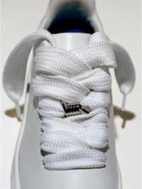 Image d'une sneaker Burberry en cuir blanc