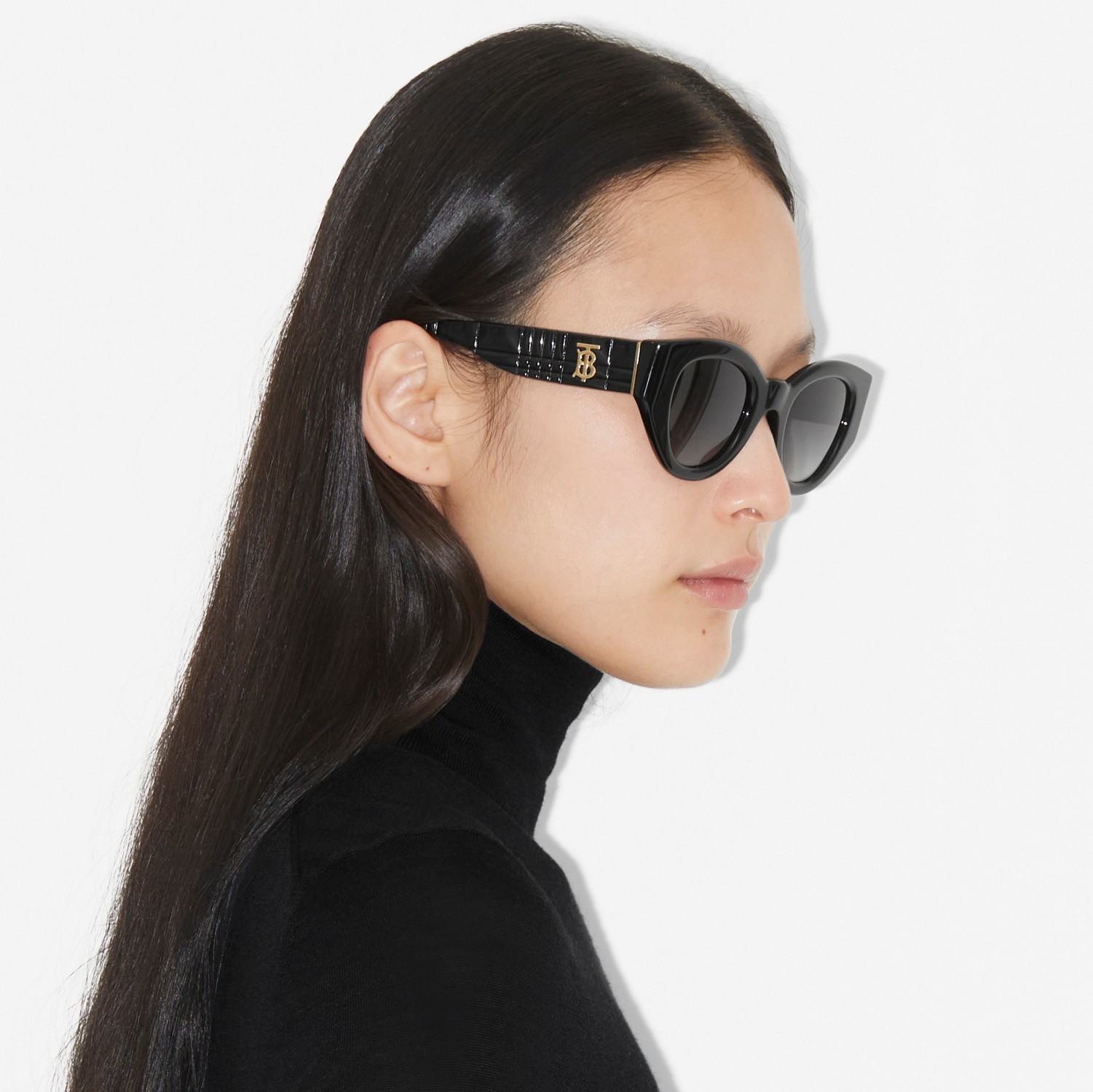 Cat-eye Frame Lola Sunglasses in Black - Women | Burberry® Official