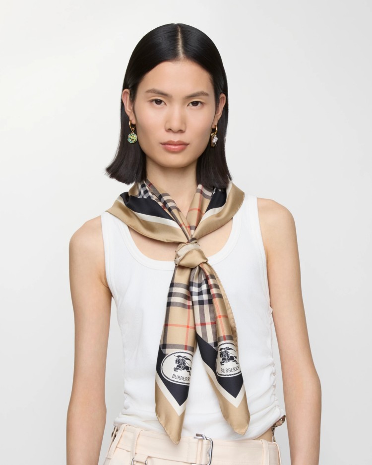 チェック シルクスカーフ (バンクブルー) | Burberry®公式サイト
