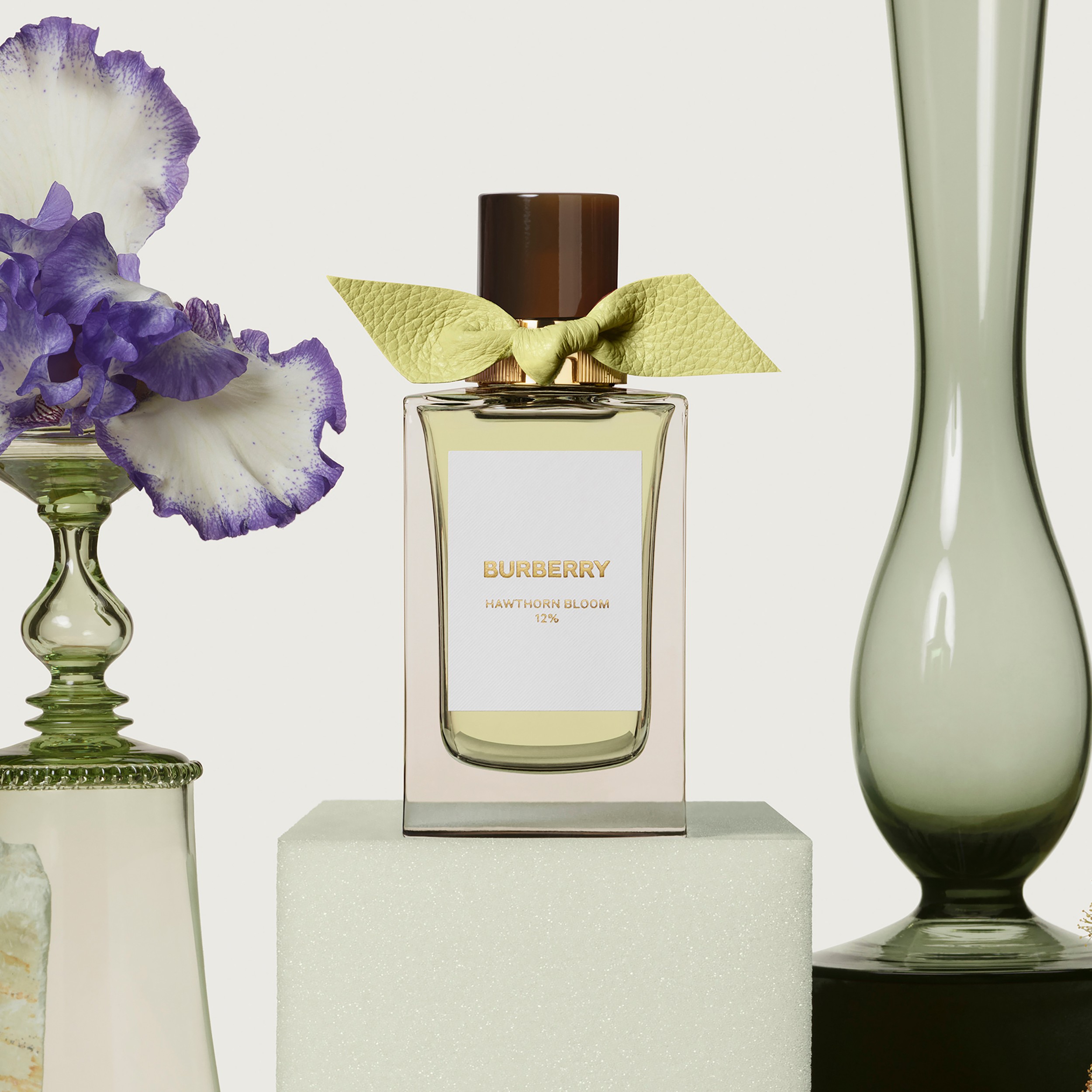 Burberry Signatures Hawthorn Bloom Eau de Parfum 100ml | Burberry® Official