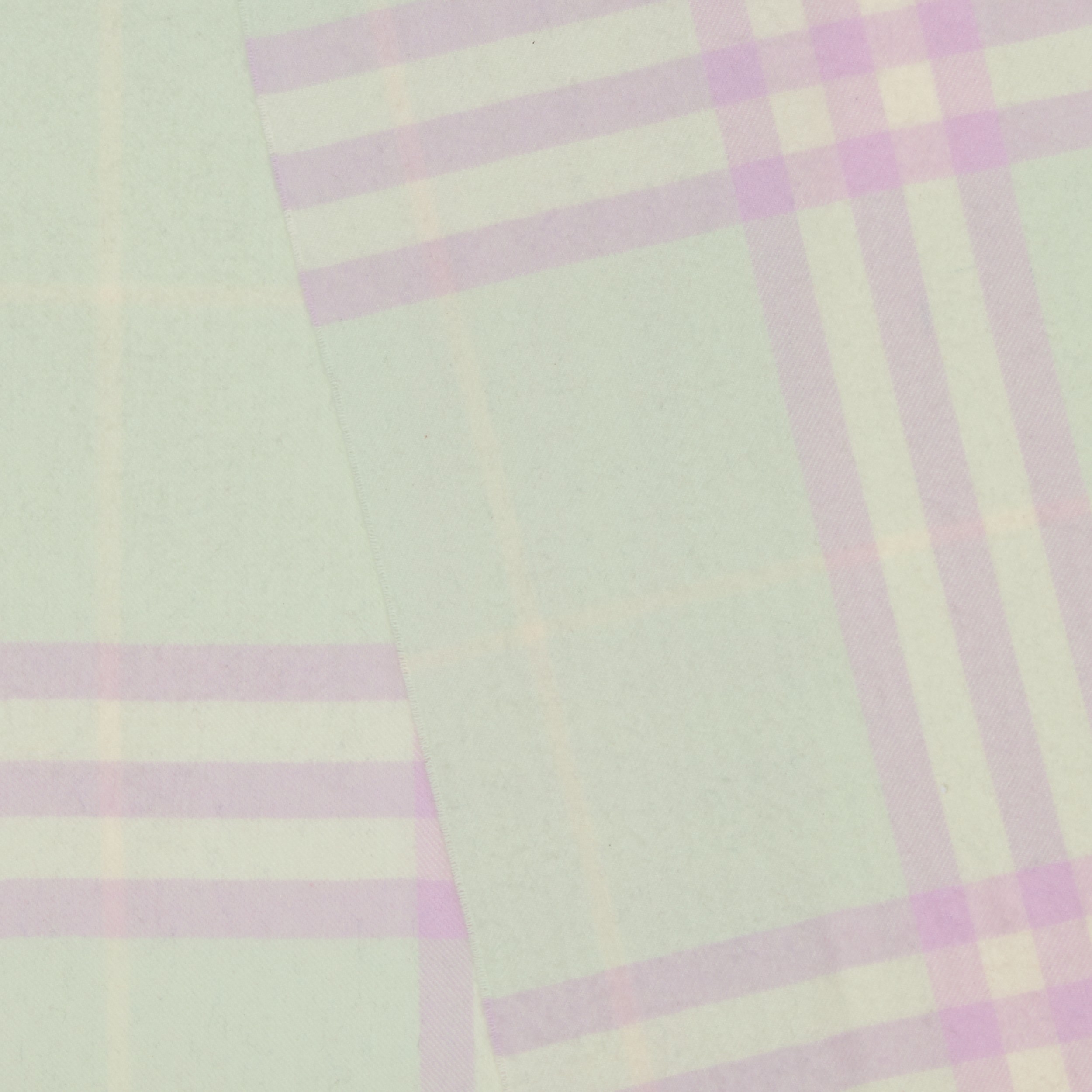 クラシック チェック カシミアスカーフ ソフトピスタチオ Burberry 公式サイト