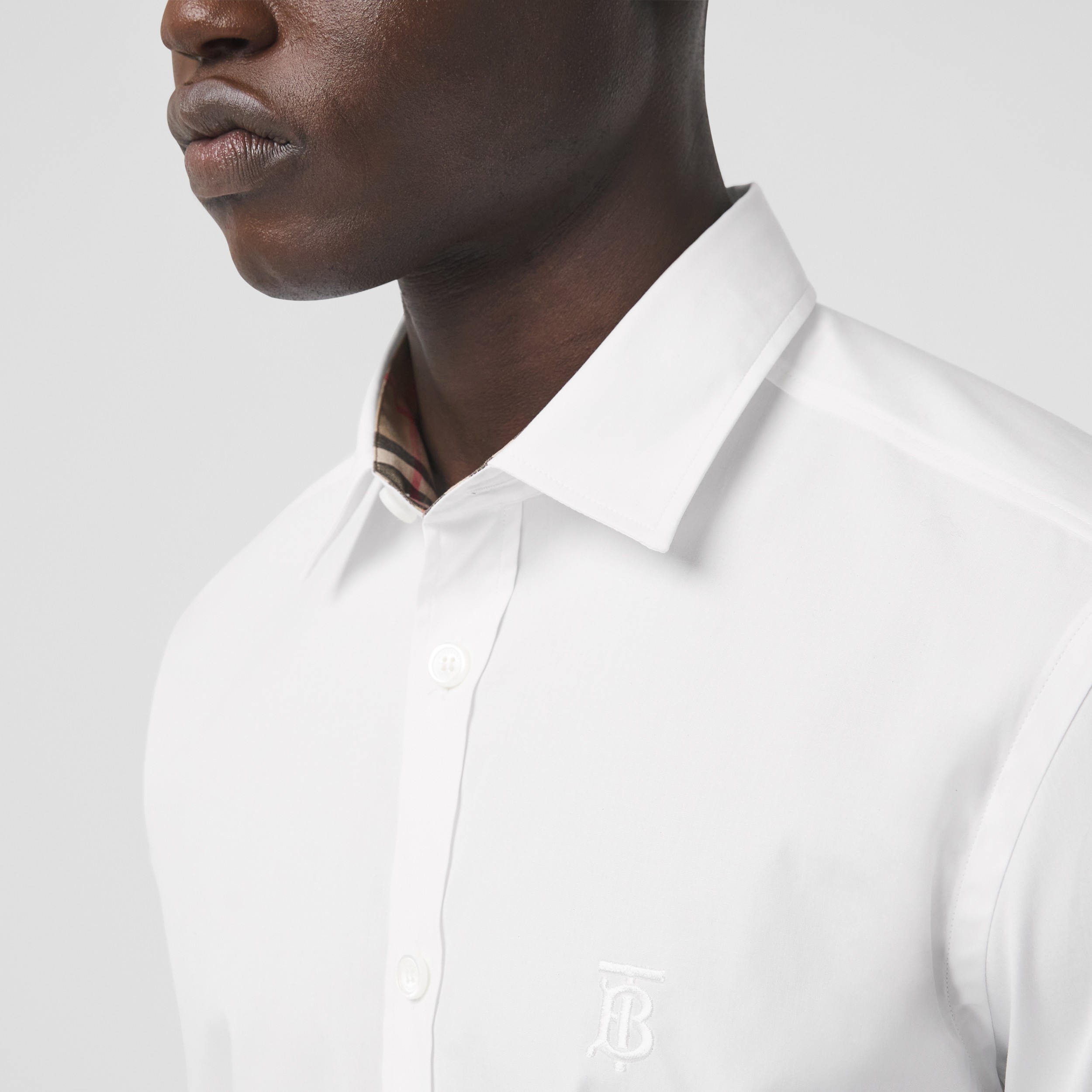 Camisa de mangas curtas em algodão stretch com monograma (Branco) - Homens | Burberry® oficial - 4
