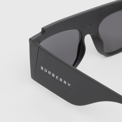 Rectangular Frame Sunglasses in Black 