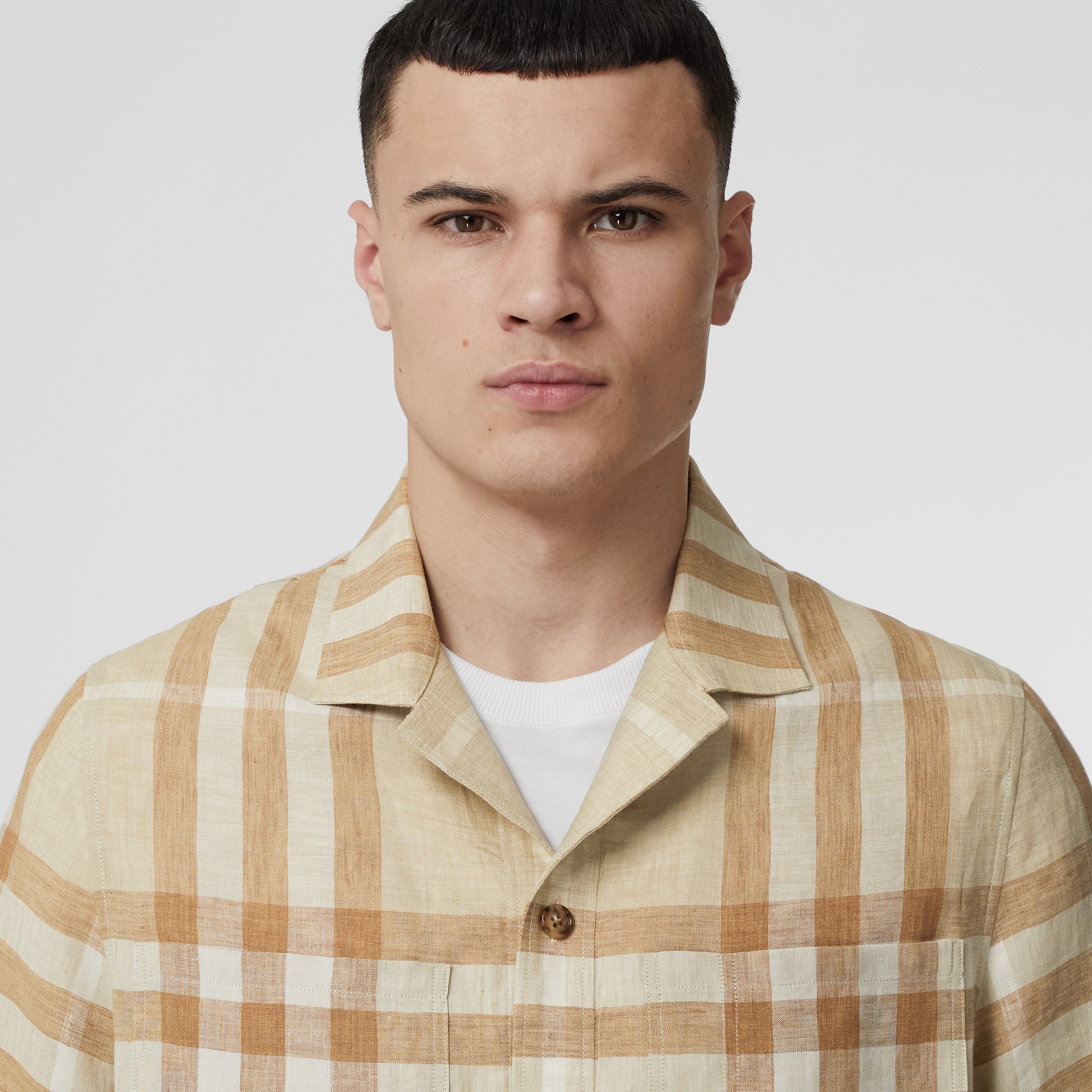 Short-sleeve Check Linen Shirt in Soft Fawn - Men | Burberry® Official - 2