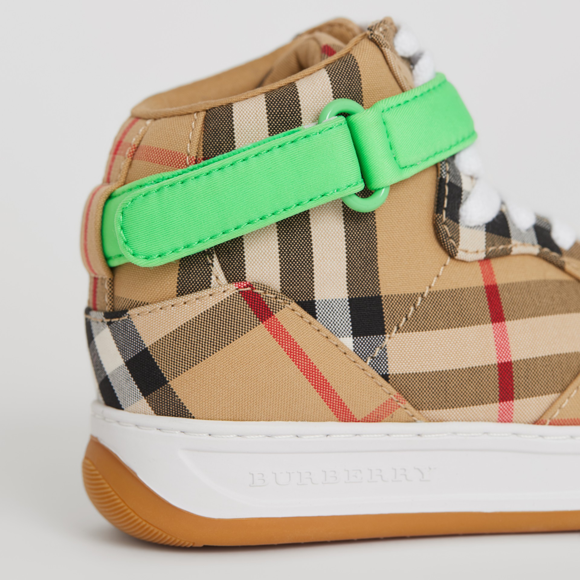 shoes to support ankle
