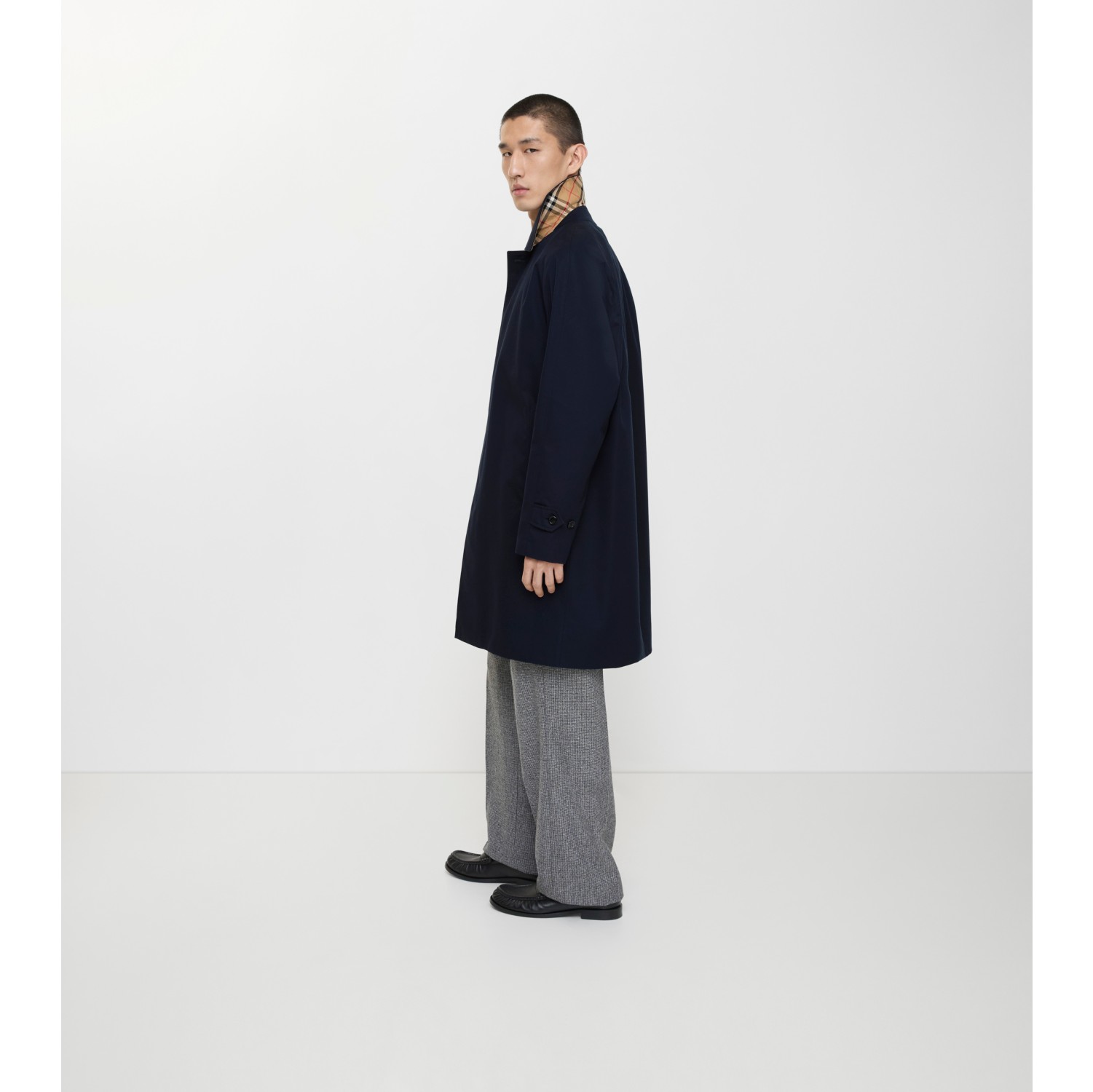 Mid-length Camden Heritage Car Coat in Coal blue - Men, Cotton Gabardine | Burberry® Official